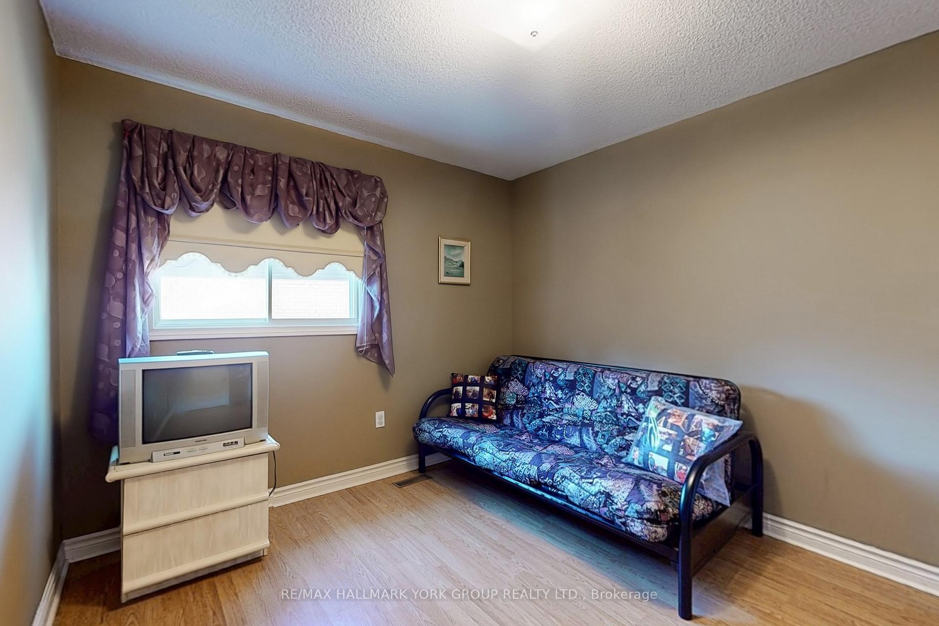 Photo 32 of 46 Finchley Circle, Markham, Milliken Mills East — HOMEH