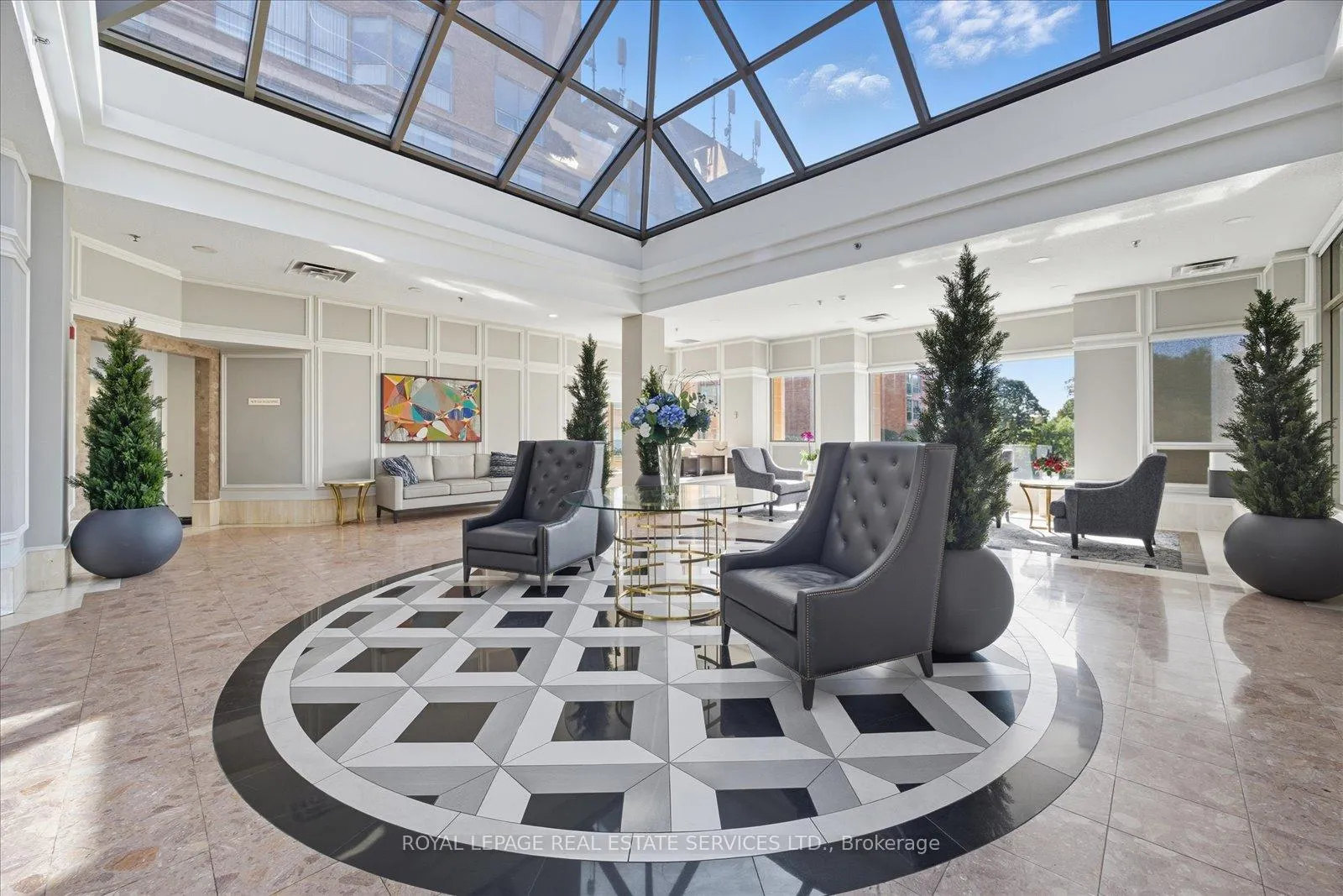 Photo 15 of Unit 106, 14924 Yonge Street, Aurora, Aurora Highlands — HOMEH