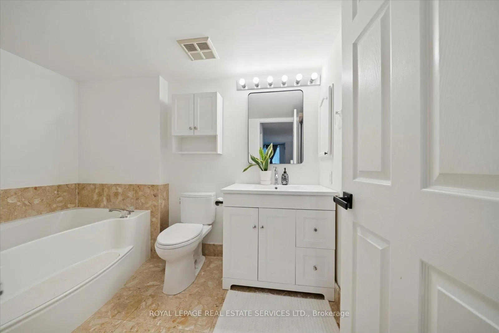 Photo 53 of Unit 106, 14924 Yonge Street, Aurora, Aurora Highlands — HOMEH