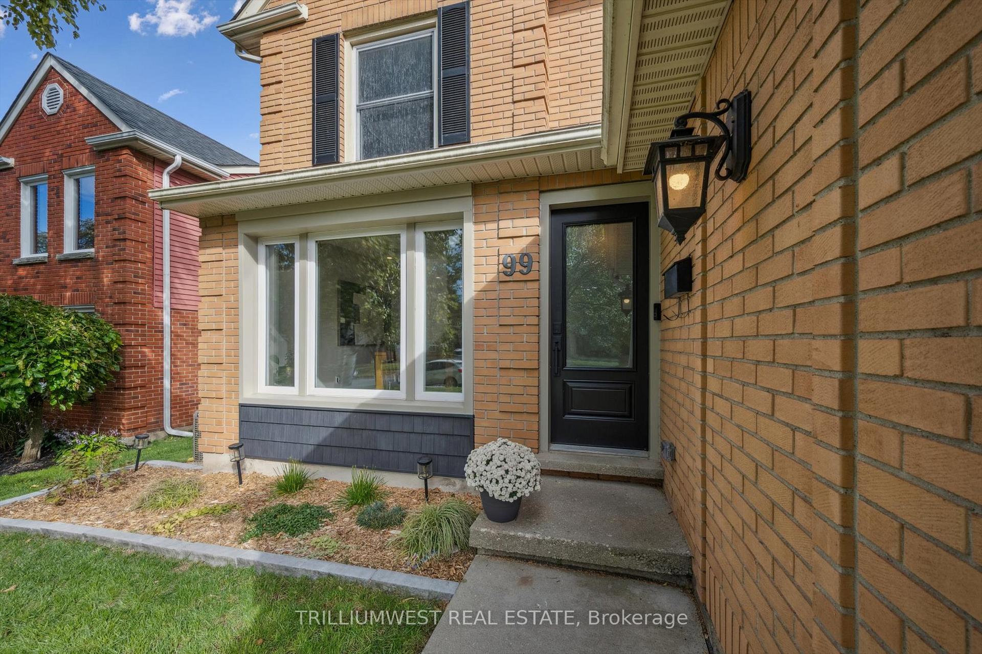 Photo 2 of 99 Deerwood Crescent, Kitchener — HOMEH