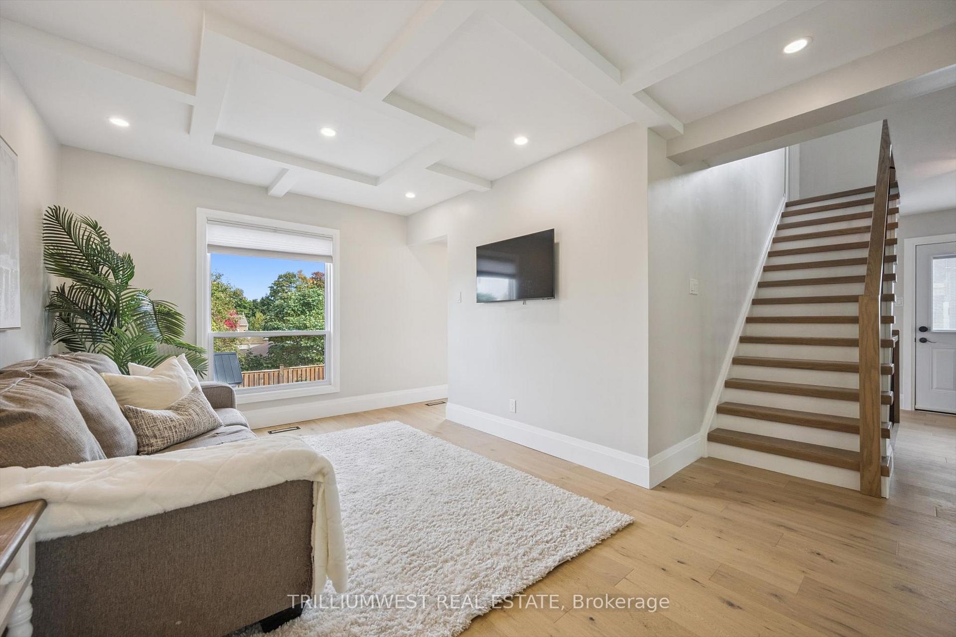 Photo 8 of 99 Deerwood Crescent, Kitchener — HOMEH