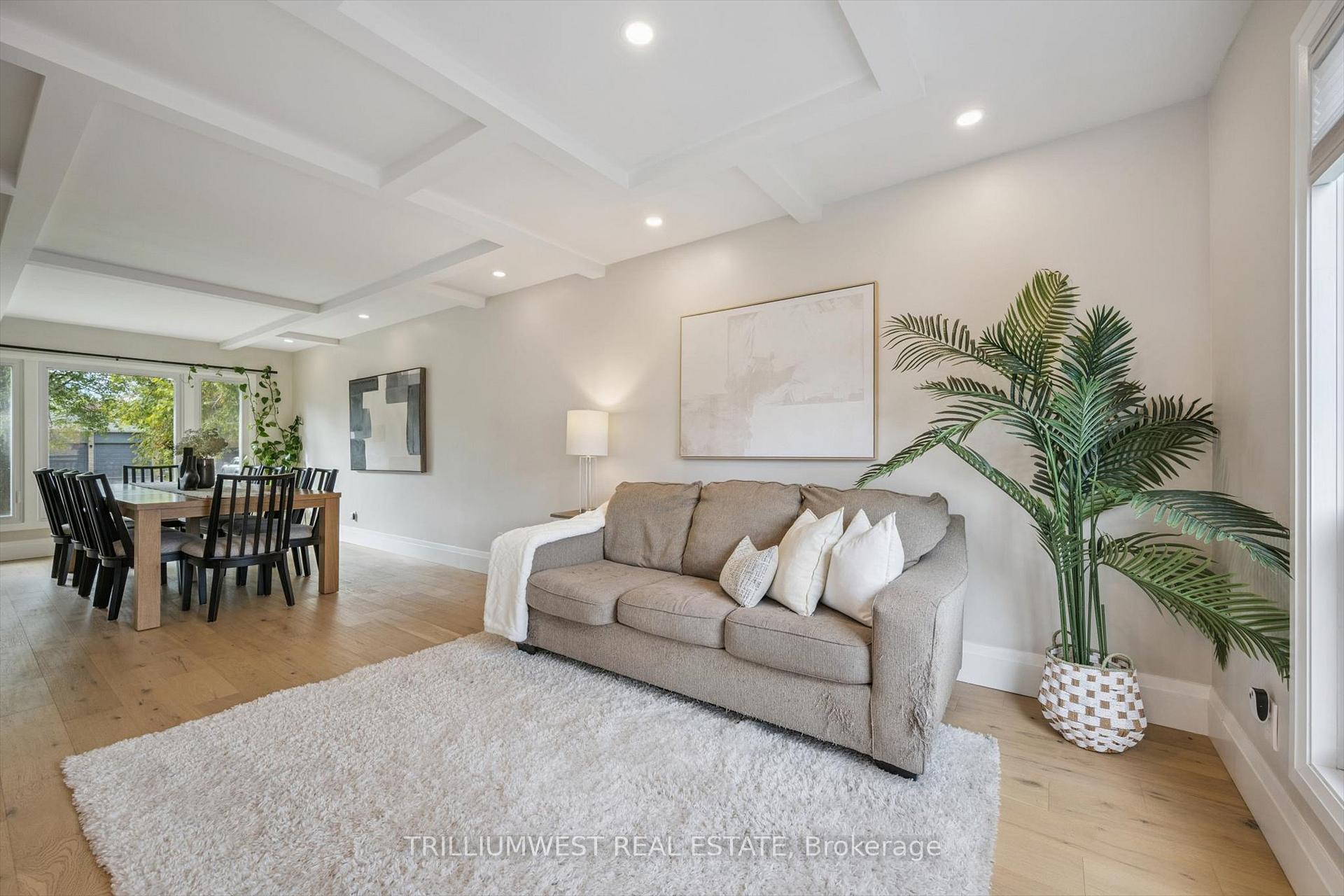 Photo 10 of 99 Deerwood Crescent, Kitchener — HOMEH