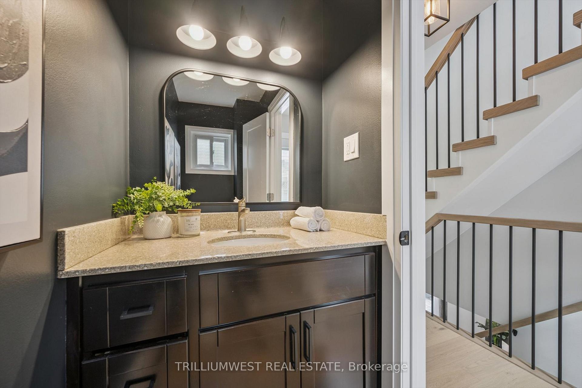 Photo 15 of 99 Deerwood Crescent, Kitchener — HOMEH