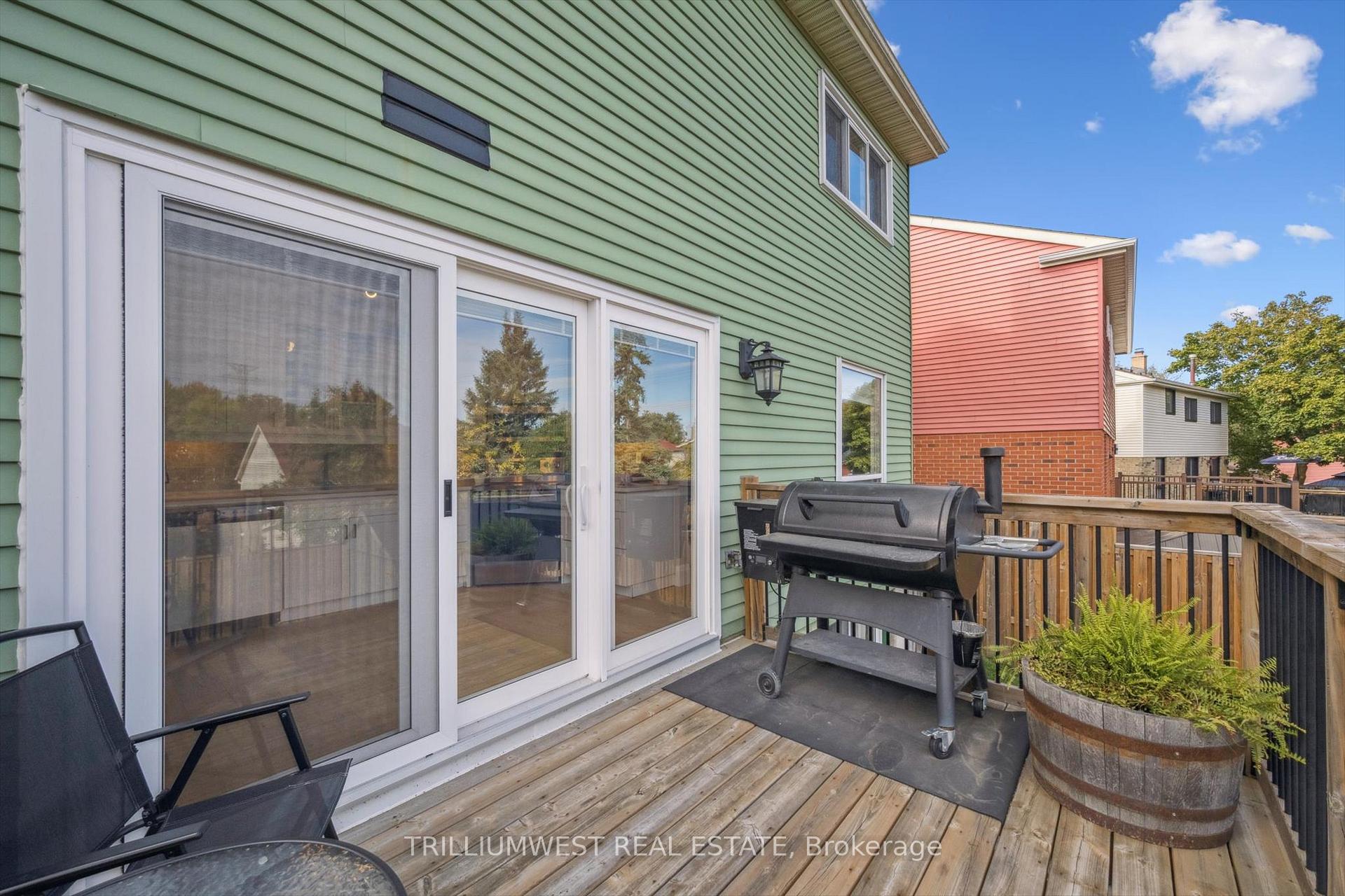 Photo 31 of 99 Deerwood Crescent, Kitchener — HOMEH