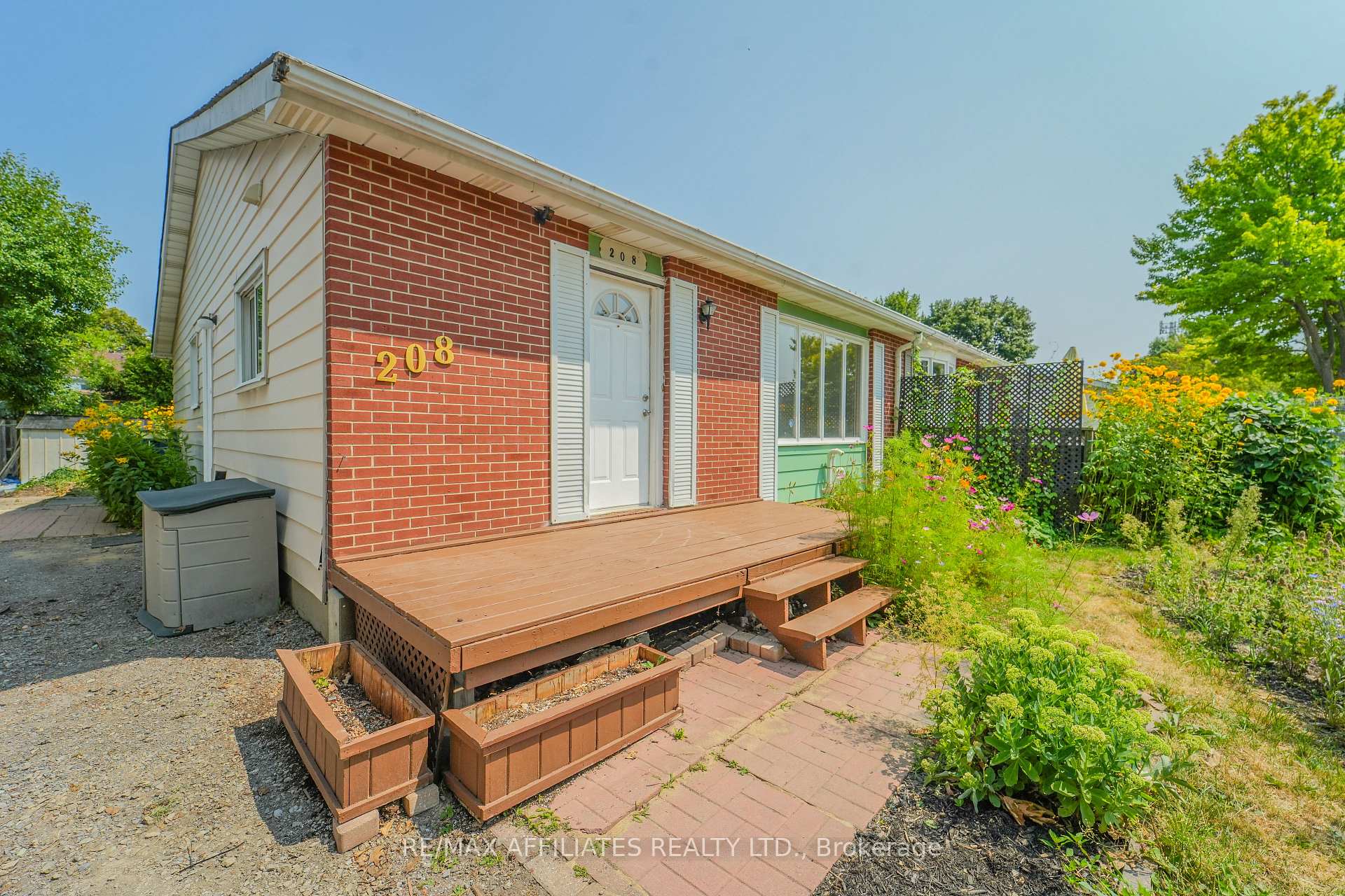Photo 1 of 208 Old Colony Road E, Ottawa, Kanata - Glencairn/Hazeldean — HOMEH