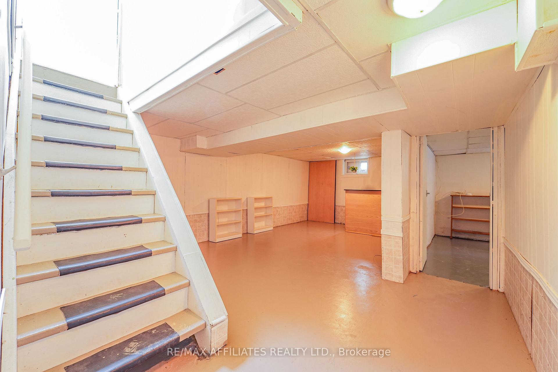 Photo 23 of 208 Old Colony Road E, Ottawa, Kanata - Glencairn/Hazeldean — HOMEH