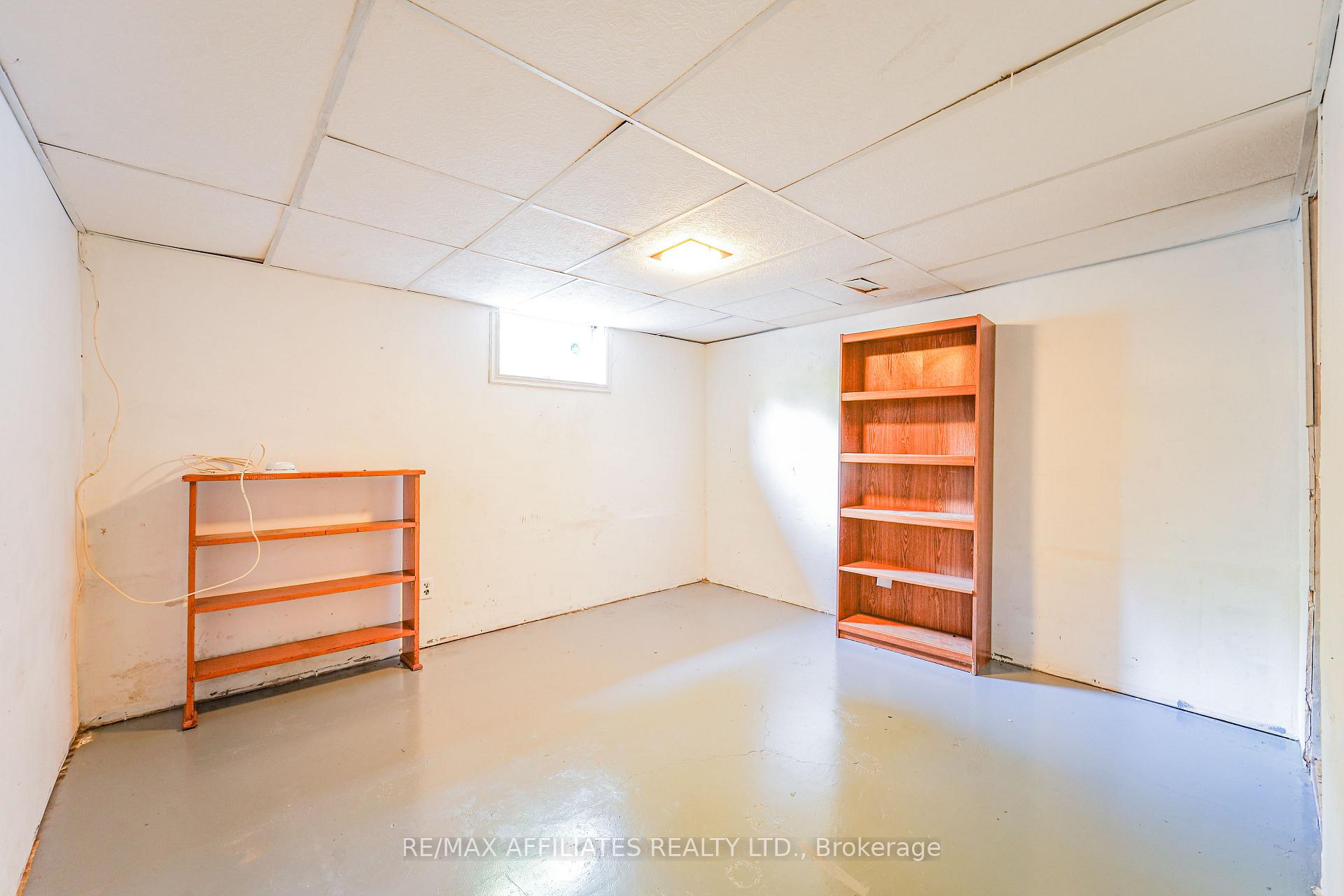 Photo 25 of 208 Old Colony Road E, Ottawa, Kanata - Glencairn/Hazeldean — HOMEH