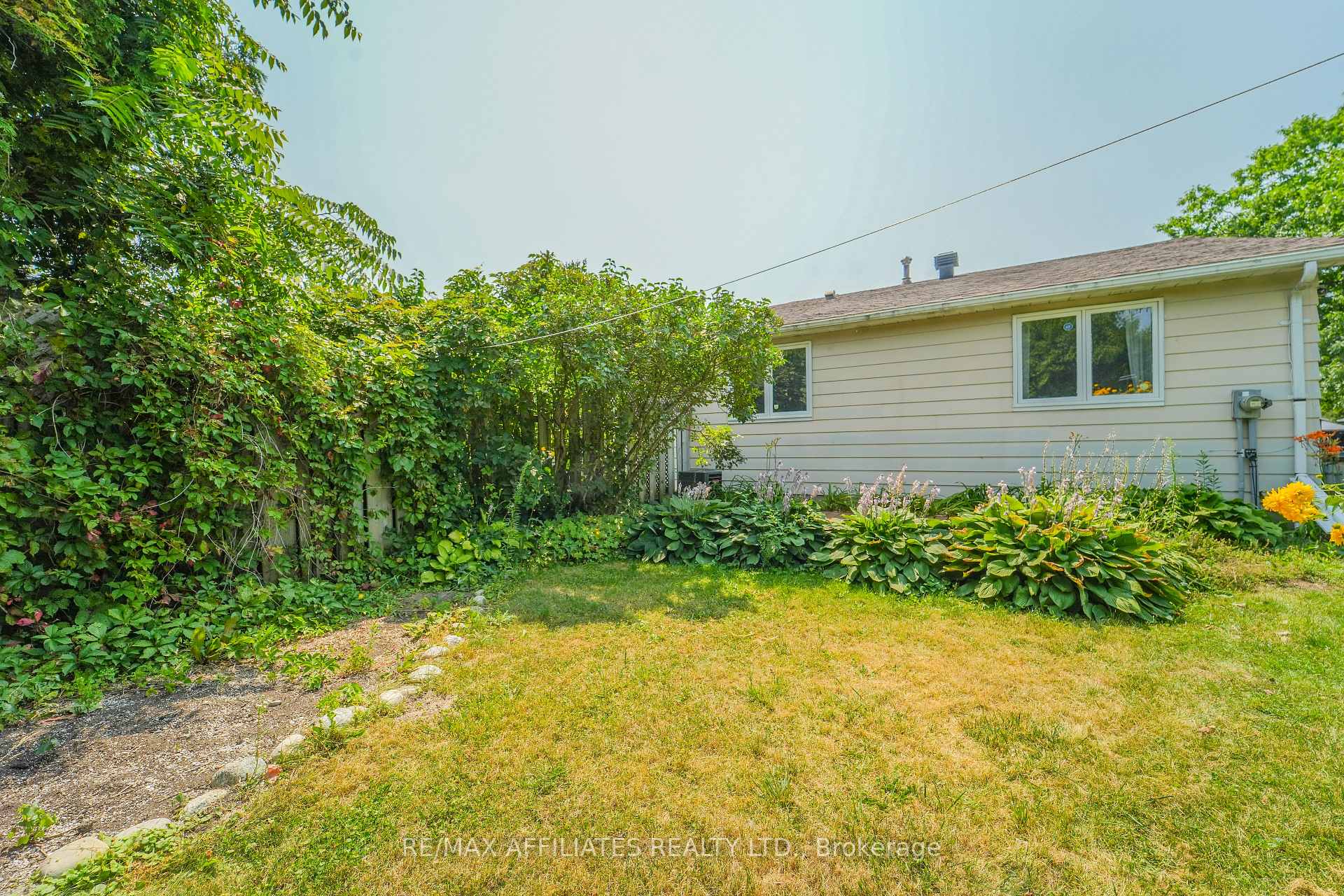 Photo 28 of 208 Old Colony Road E, Ottawa, Kanata - Glencairn/Hazeldean — HOMEH