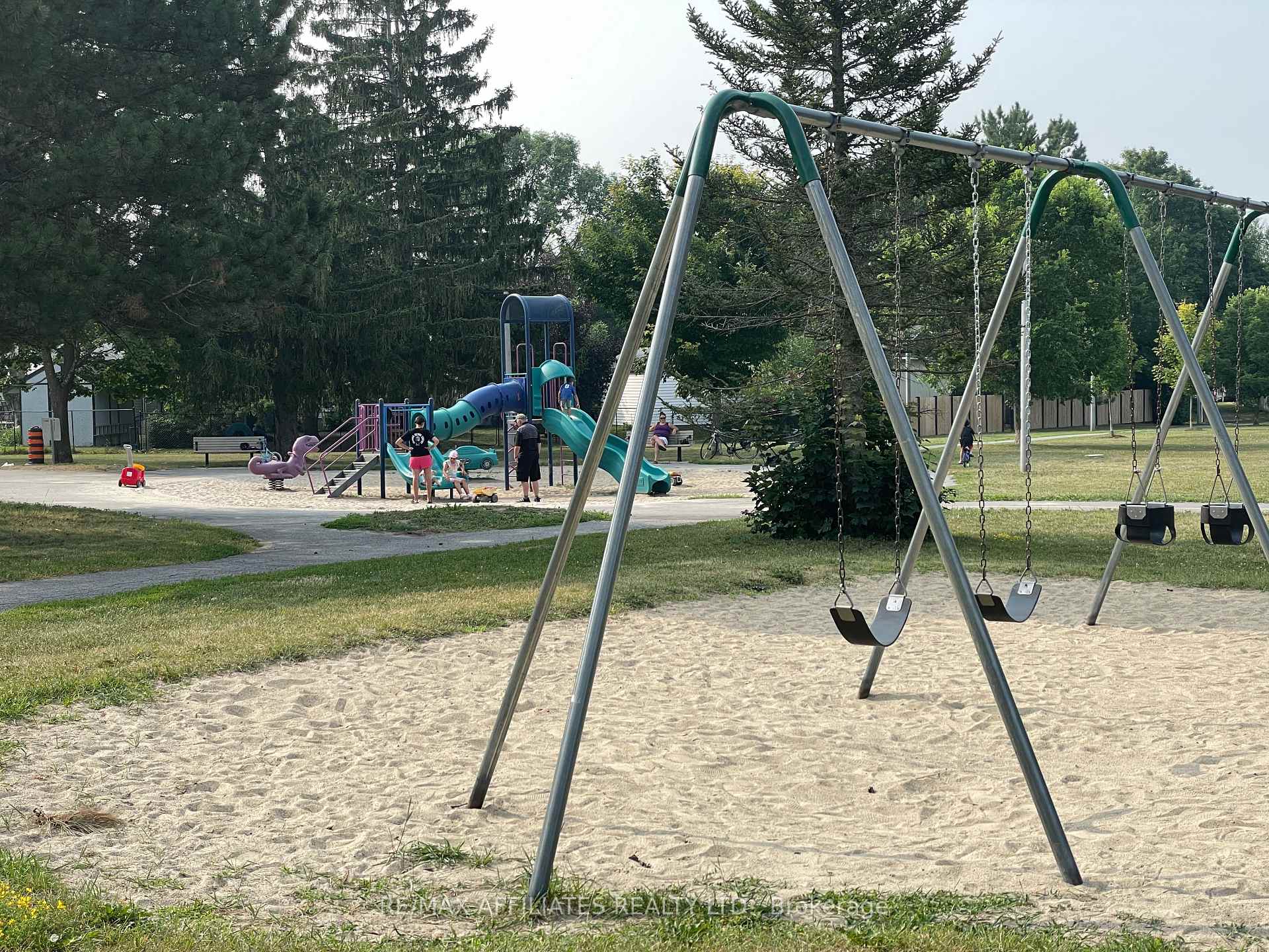 Photo 32 of 208 Old Colony Road E, Ottawa, Kanata - Glencairn/Hazeldean — HOMEH