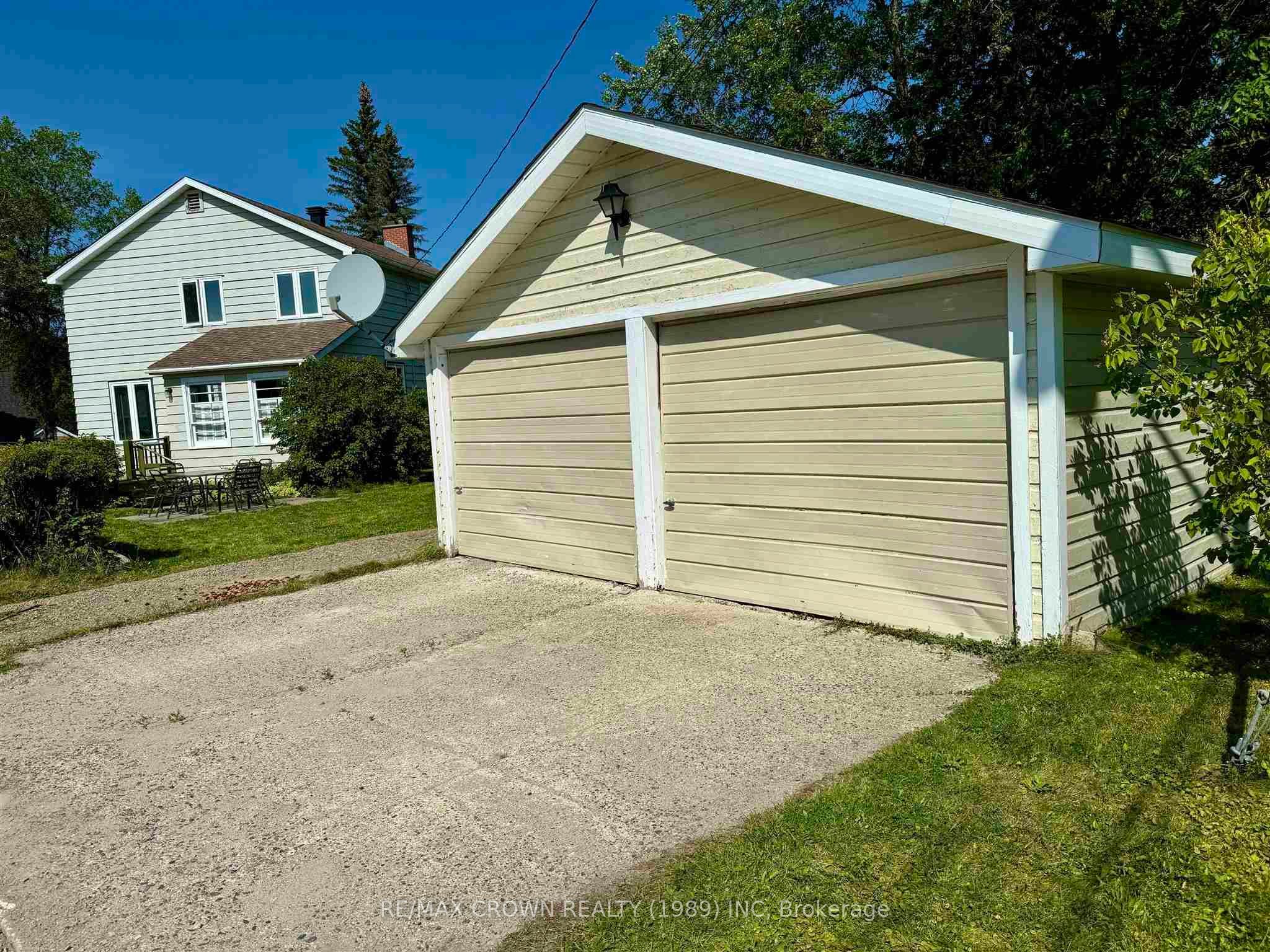 Photo 4 of 70 Dominion Avenue, Kapuskasing — HOMEH