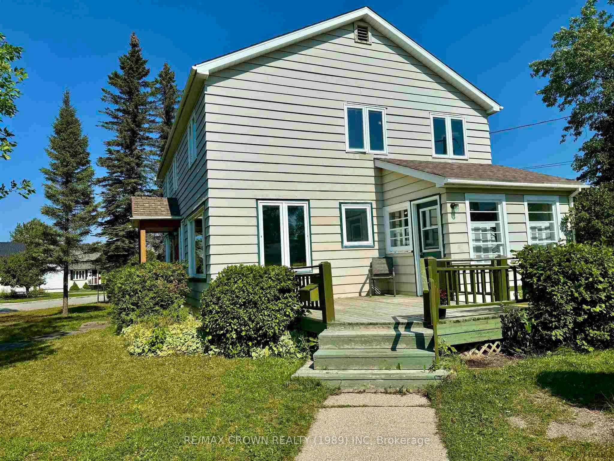 Photo 5 of 70 Dominion Avenue, Kapuskasing — HOMEH