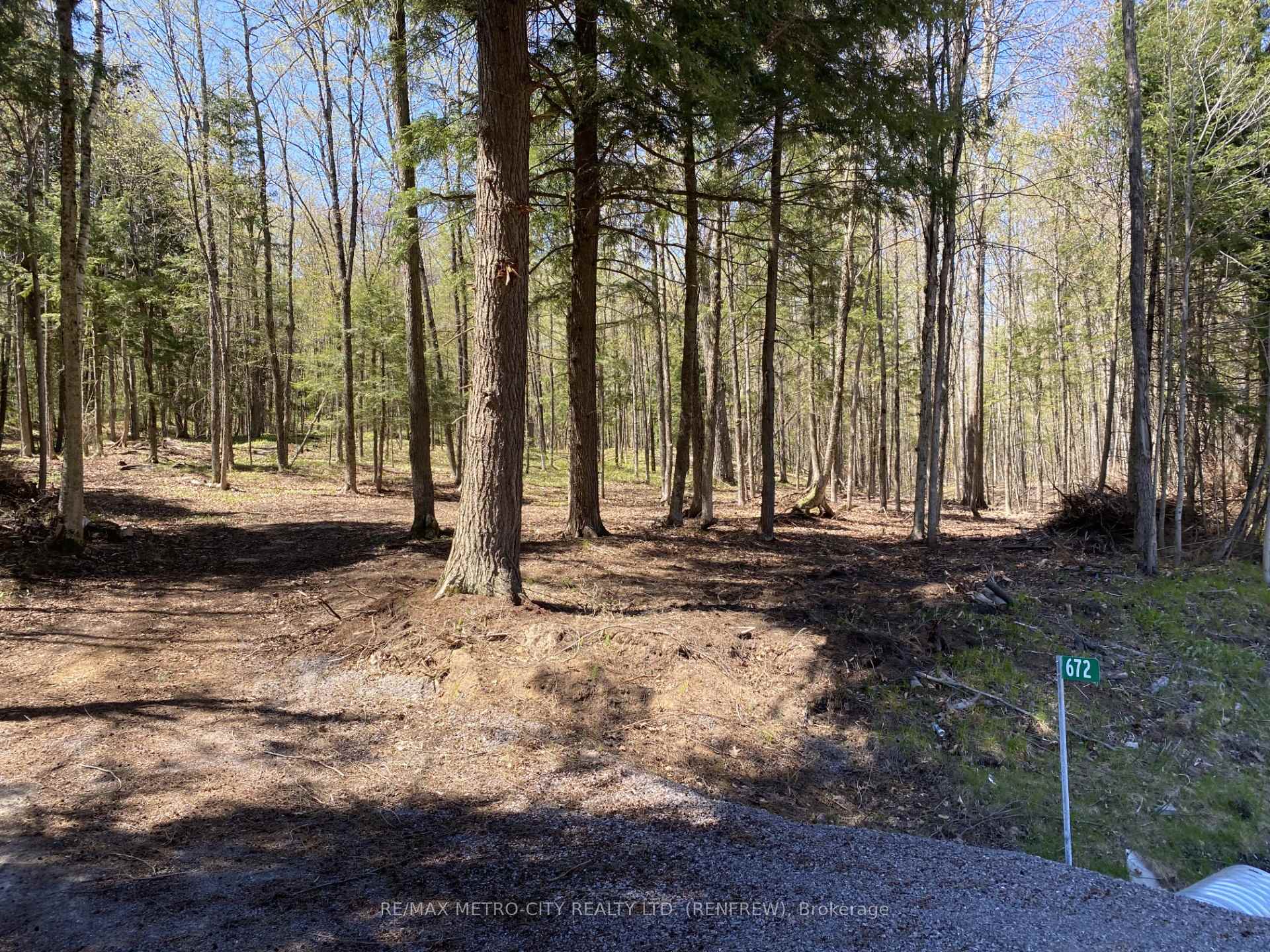 Photo 2 of 672 Calabogie Road, McNab/Braeside, Mcnab/Braeside Twps — HOMEH