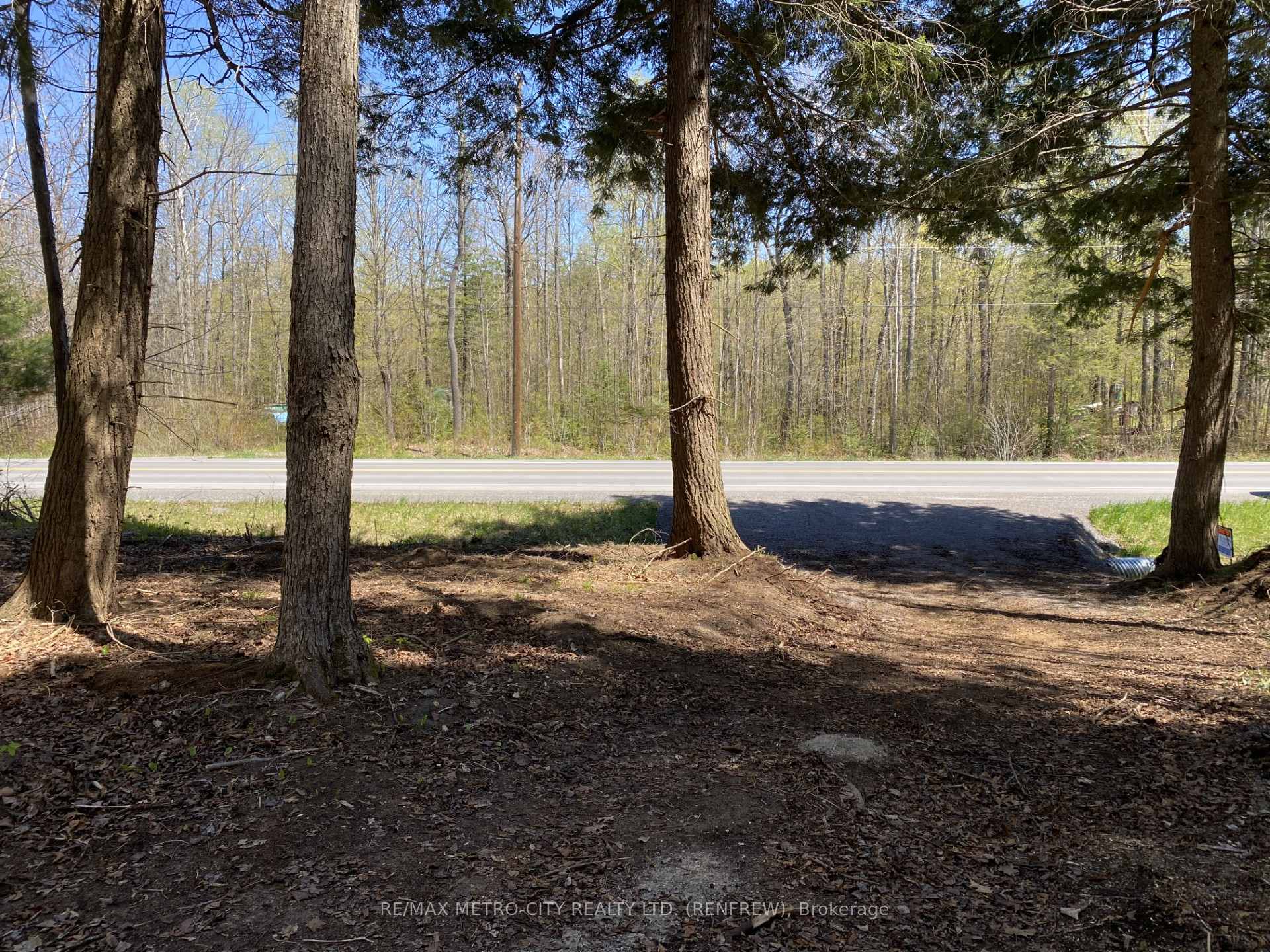 Photo 4 of 672 Calabogie Road, McNab/Braeside, Mcnab/Braeside Twps — HOMEH