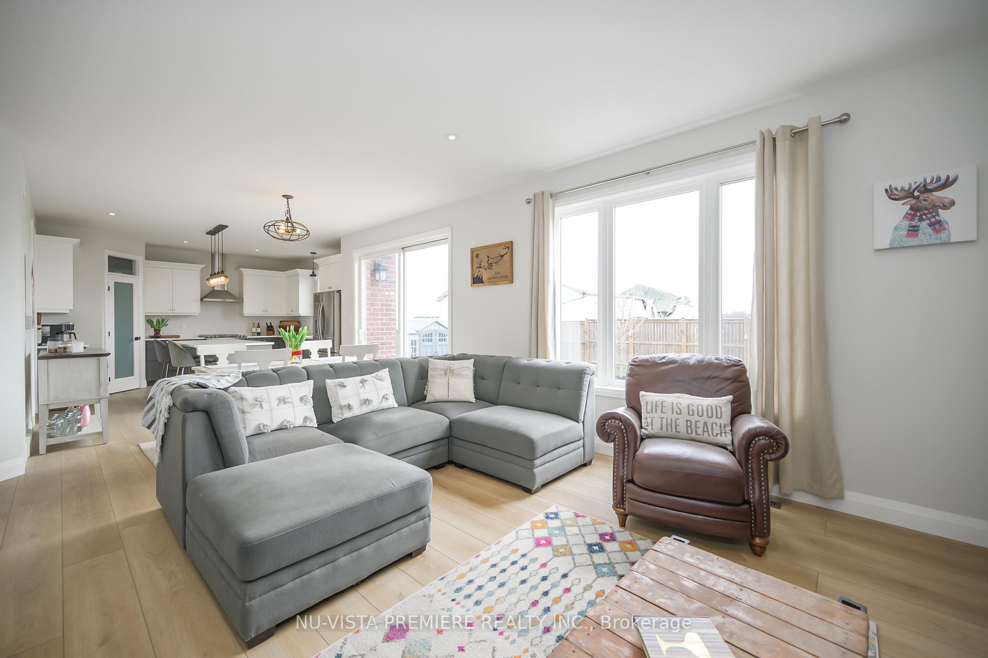 Photo 8 of 16 Olde Clover Drive, Lucan Biddulph, Lucan — HOMEH