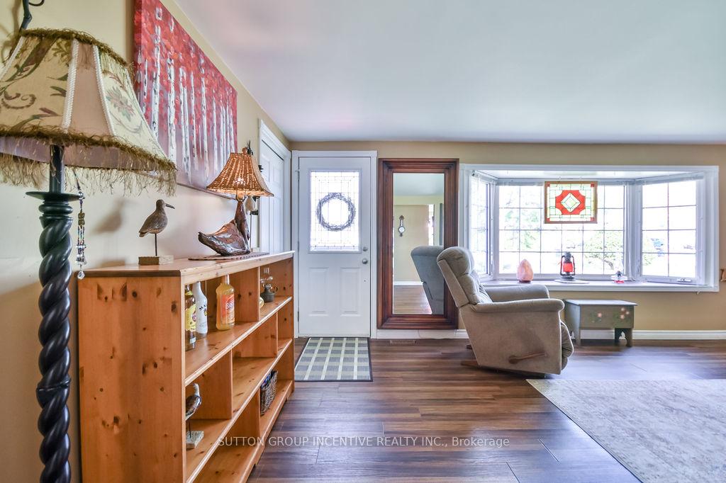Photo 3 of 1057 Ferrier Avenue, Innisfil, Lefroy — HOMEH