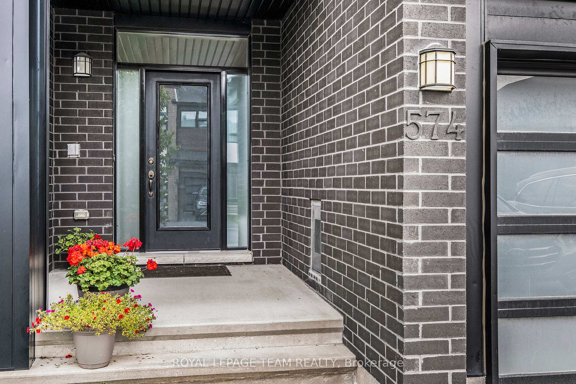 Photo 3 of 574 Triangle Street, Ottawa, Kanata - Emerald Meadows/Trailwest — HOMEH