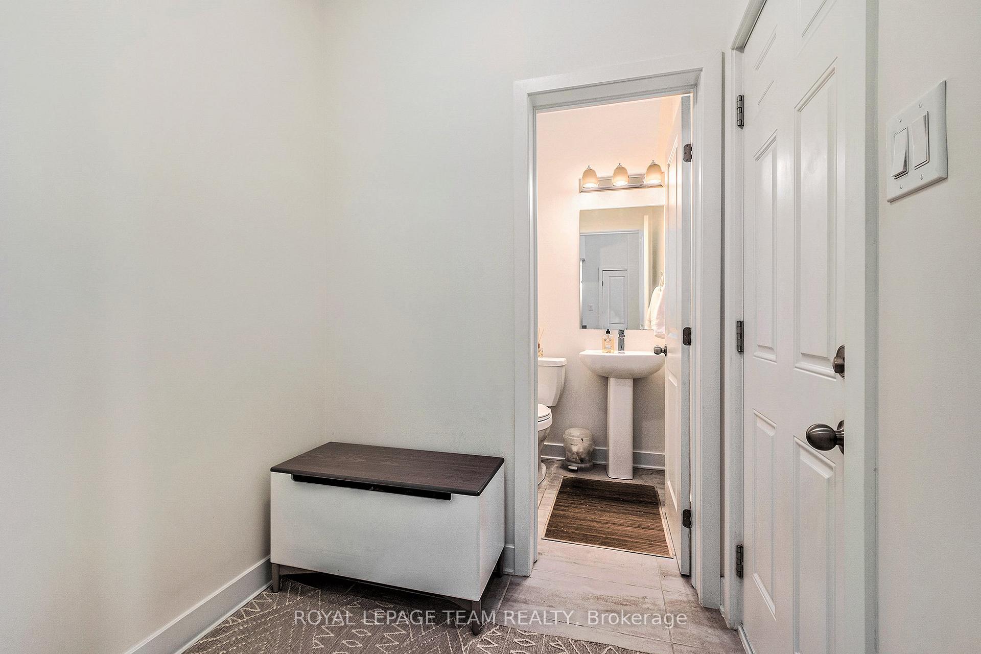 Photo 5 of 574 Triangle Street, Ottawa, Kanata - Emerald Meadows/Trailwest — HOMEH