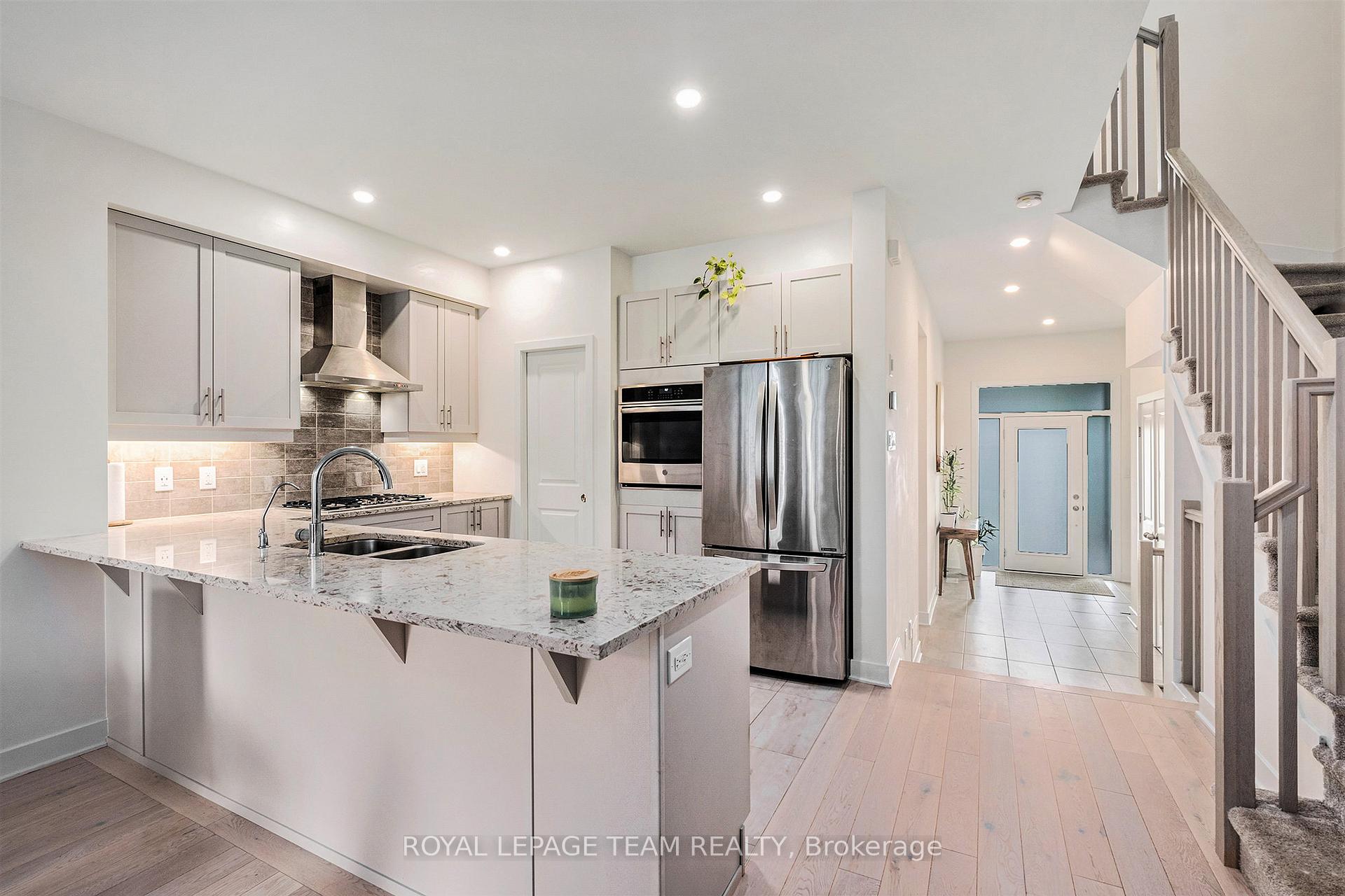 Photo 7 of 574 Triangle Street, Ottawa, Kanata - Emerald Meadows/Trailwest — HOMEH