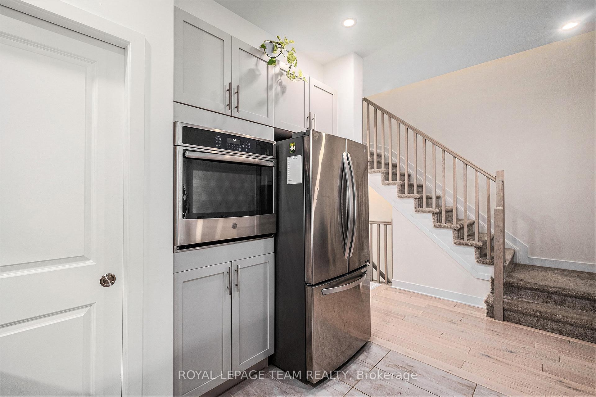 Photo 8 of 574 Triangle Street, Ottawa, Kanata - Emerald Meadows/Trailwest — HOMEH