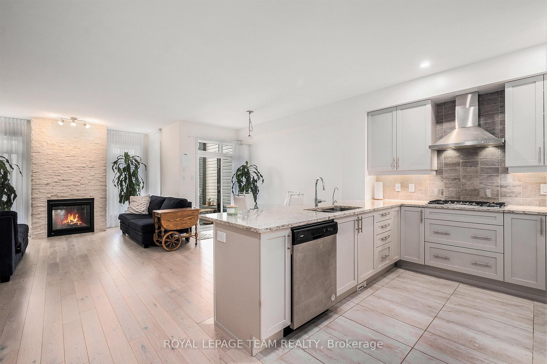 Photo 9 of 574 Triangle Street, Ottawa, Kanata - Emerald Meadows/Trailwest — HOMEH