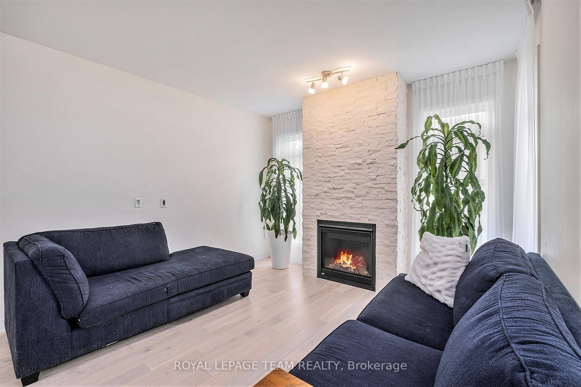 Photo 13 of 574 Triangle Street, Ottawa, Kanata - Emerald Meadows/Trailwest — HOMEH