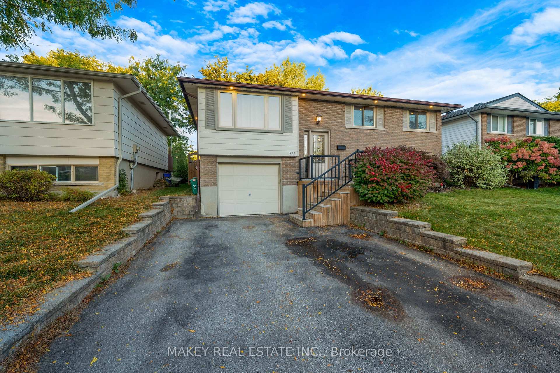 Photo 2 of 623 Pioneer Drive, Kitchener — HOMEH