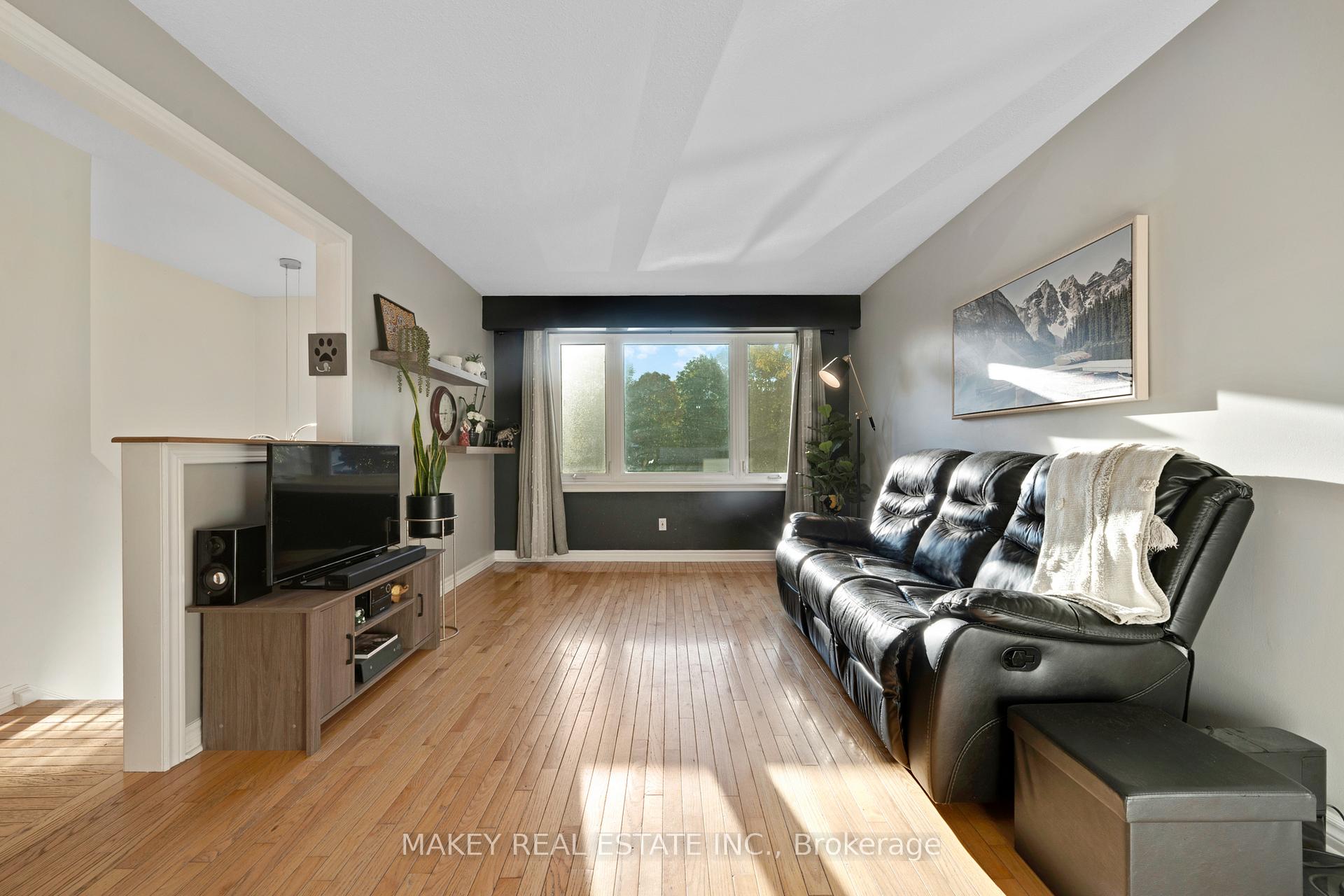 Photo 7 of 623 Pioneer Drive, Kitchener — HOMEH