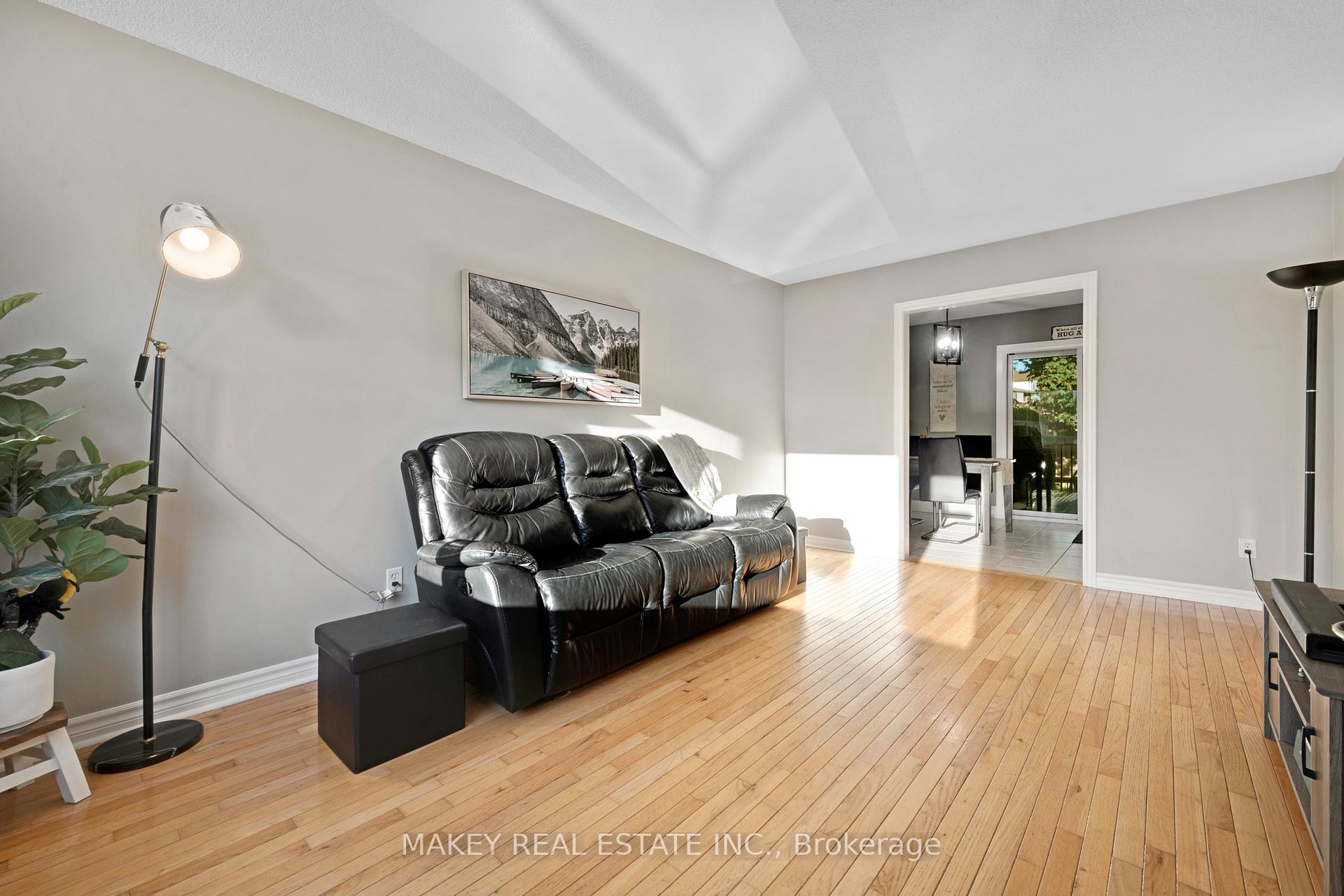 Photo 11 of 623 Pioneer Drive, Kitchener — HOMEH