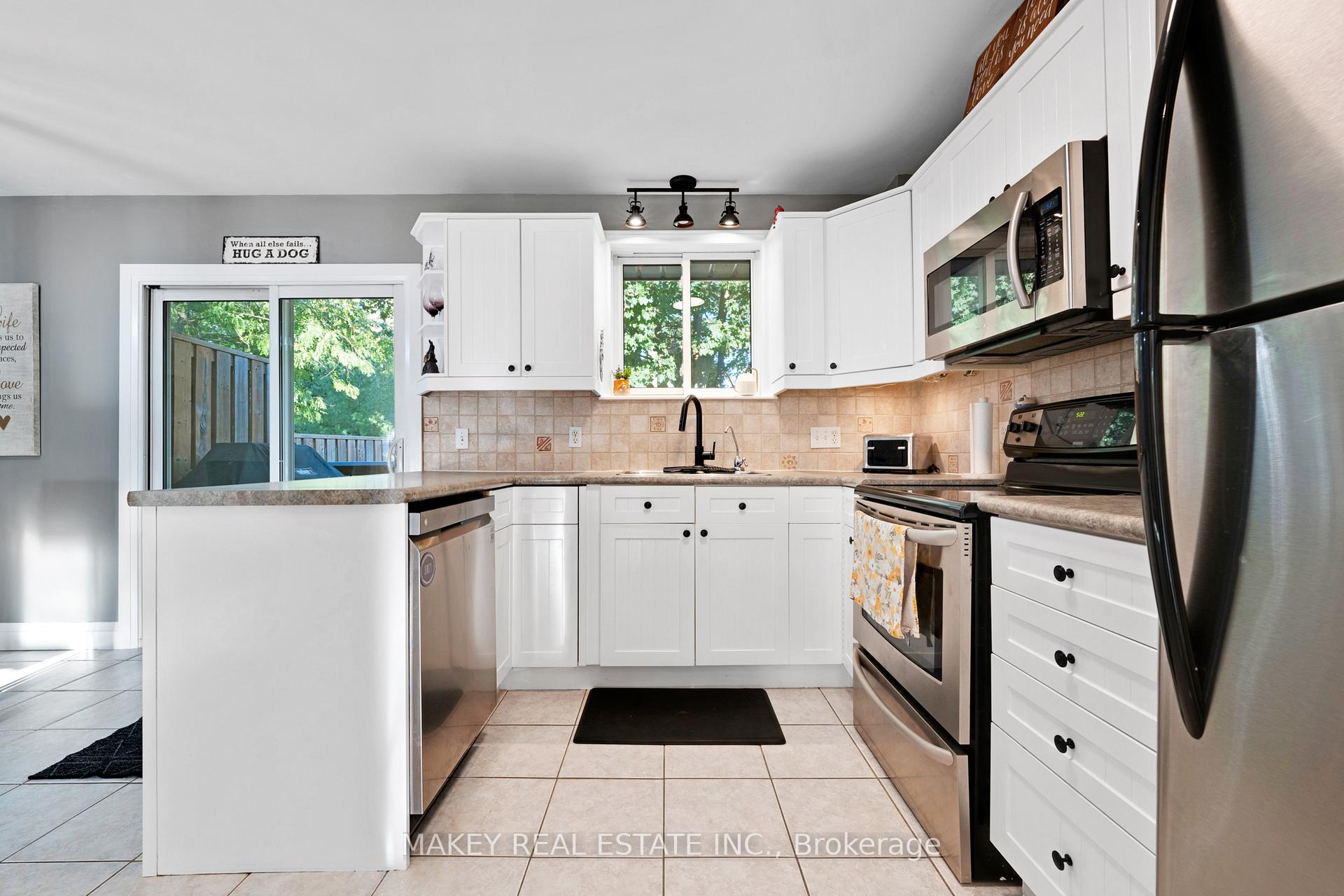 Photo 16 of 623 Pioneer Drive, Kitchener — HOMEH
