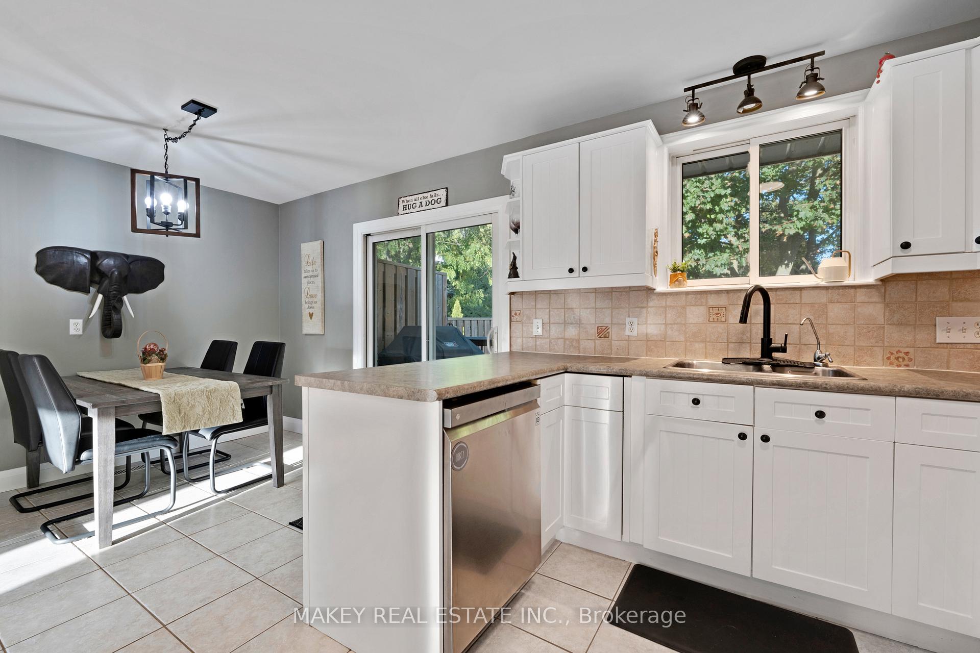 Photo 18 of 623 Pioneer Drive, Kitchener — HOMEH