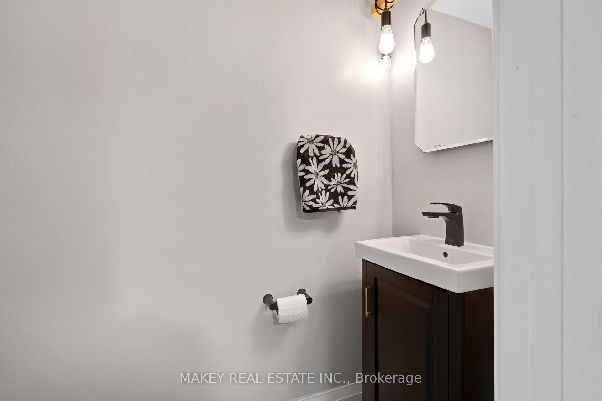 Photo 27 of 623 Pioneer Drive, Kitchener — HOMEH