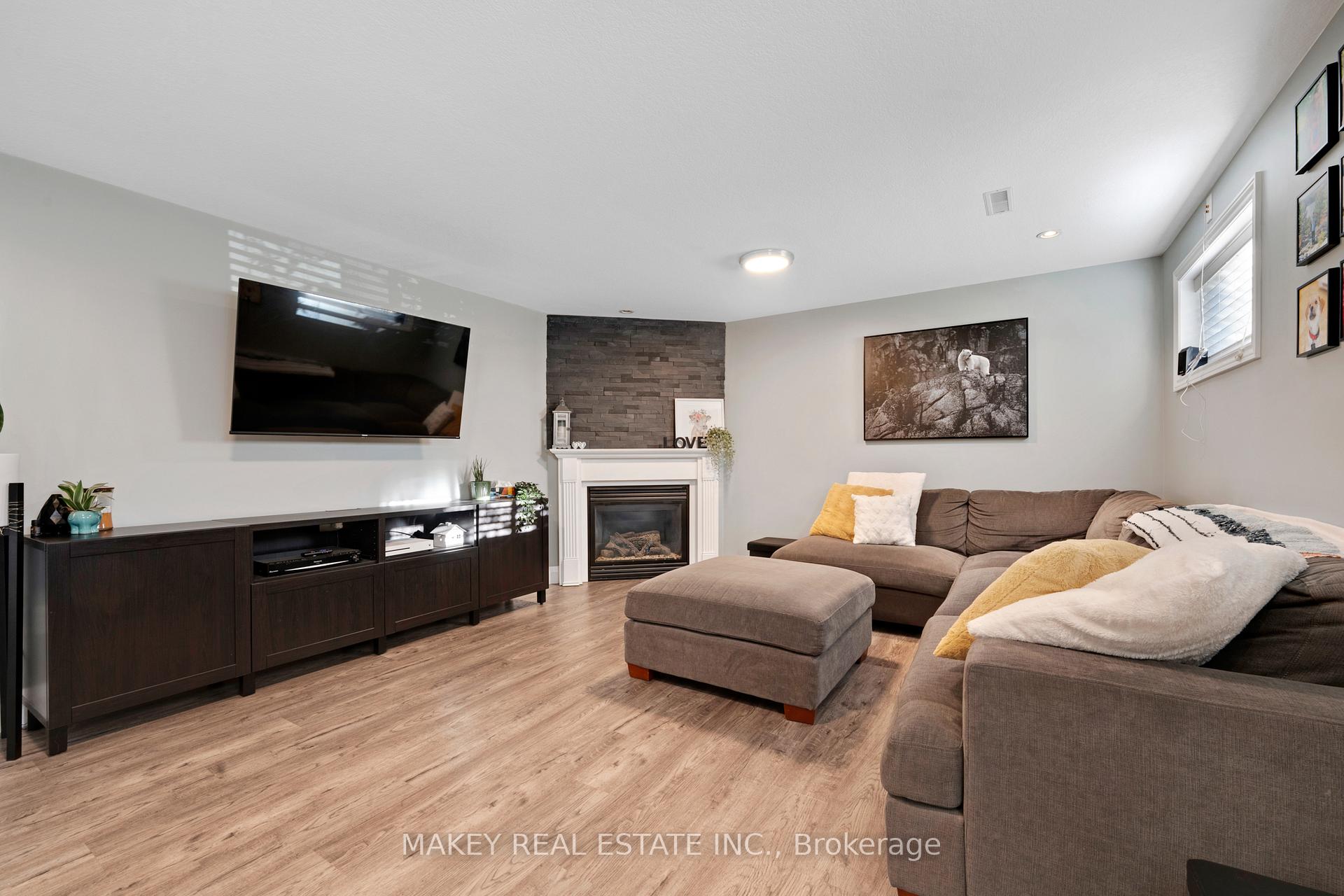 Photo 30 of 623 Pioneer Drive, Kitchener — HOMEH