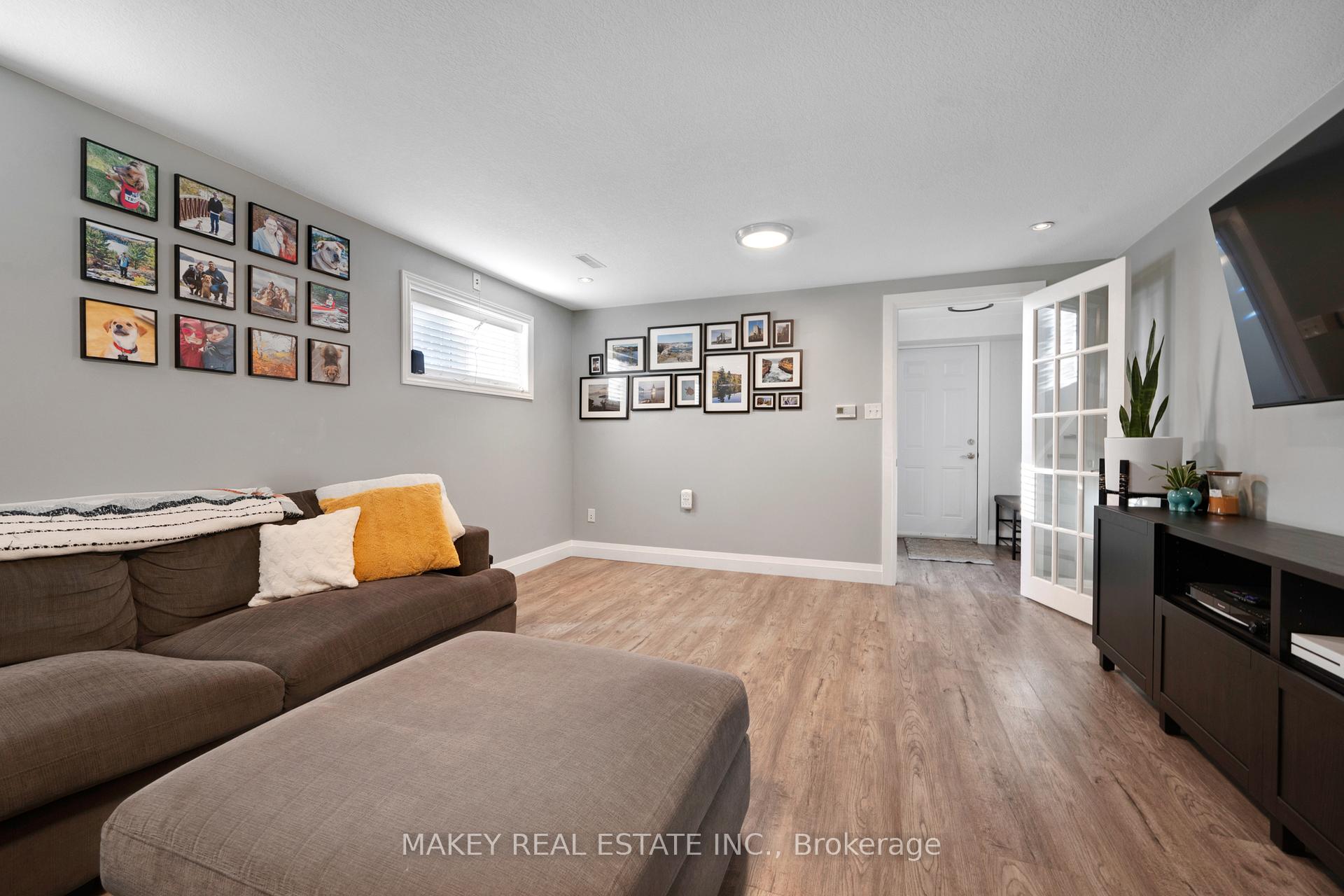 Photo 31 of 623 Pioneer Drive, Kitchener — HOMEH