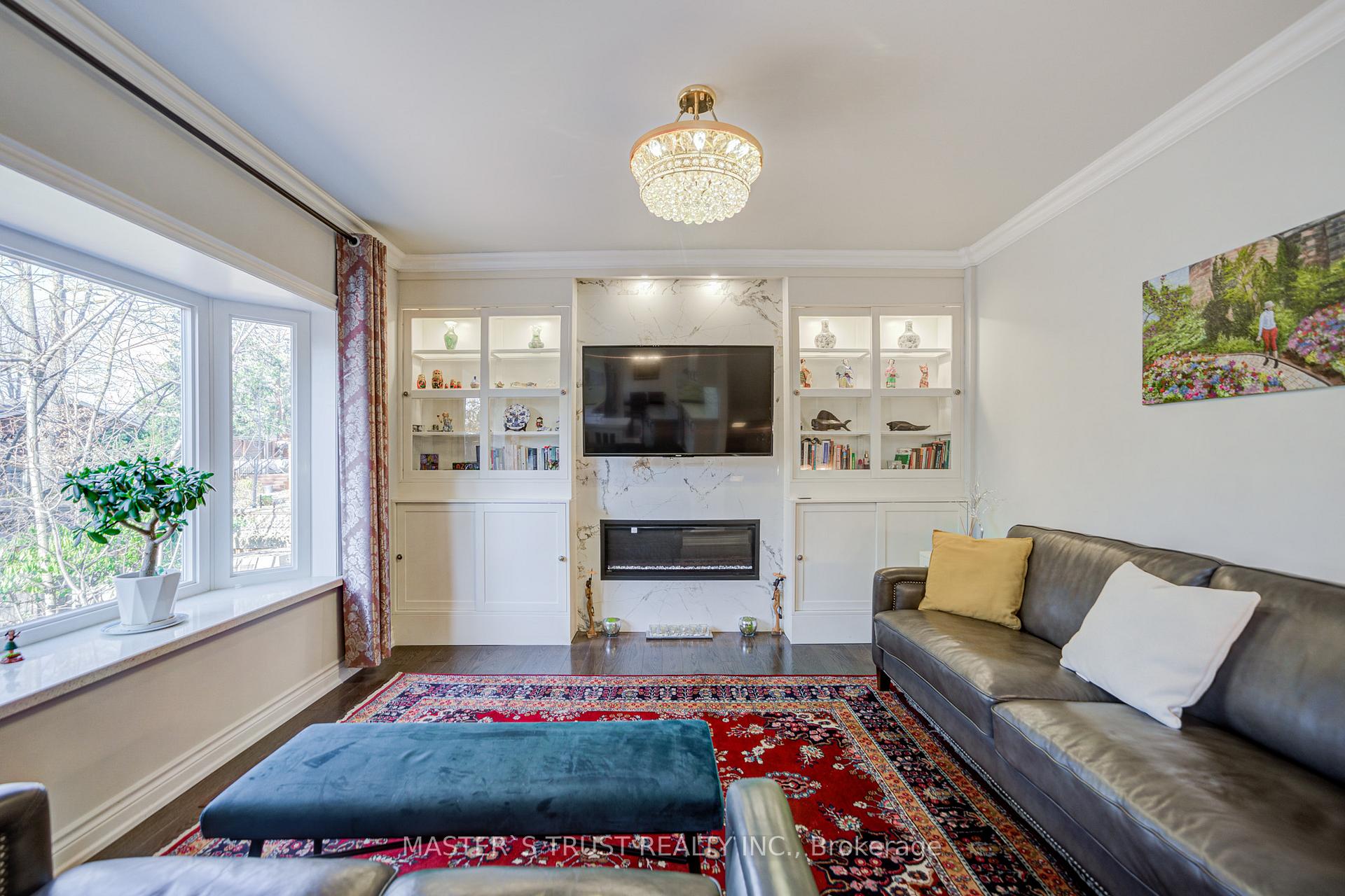 Photo 14 of 72 Rose Way, Markham, Markham Village — HOMEH