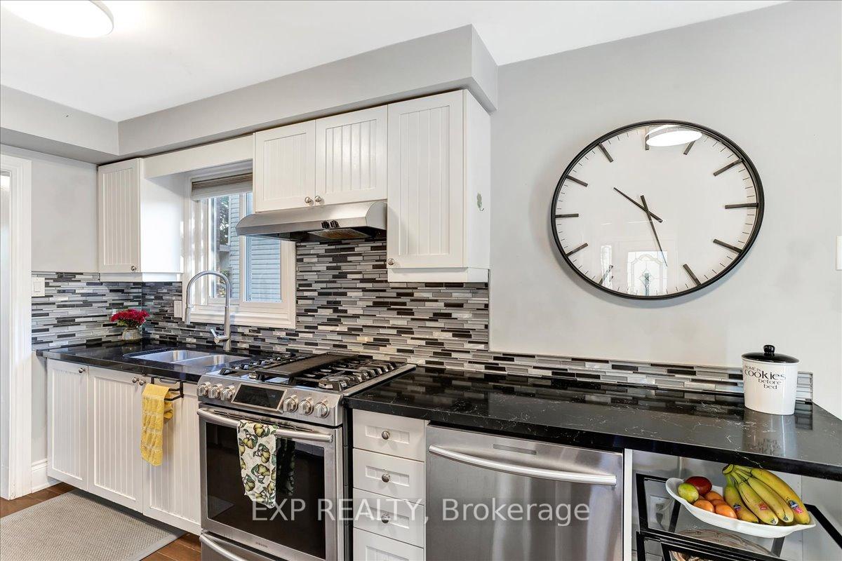 Photo 5 of 795 Rose Lane, Innisfil, Alcona — HOMEH