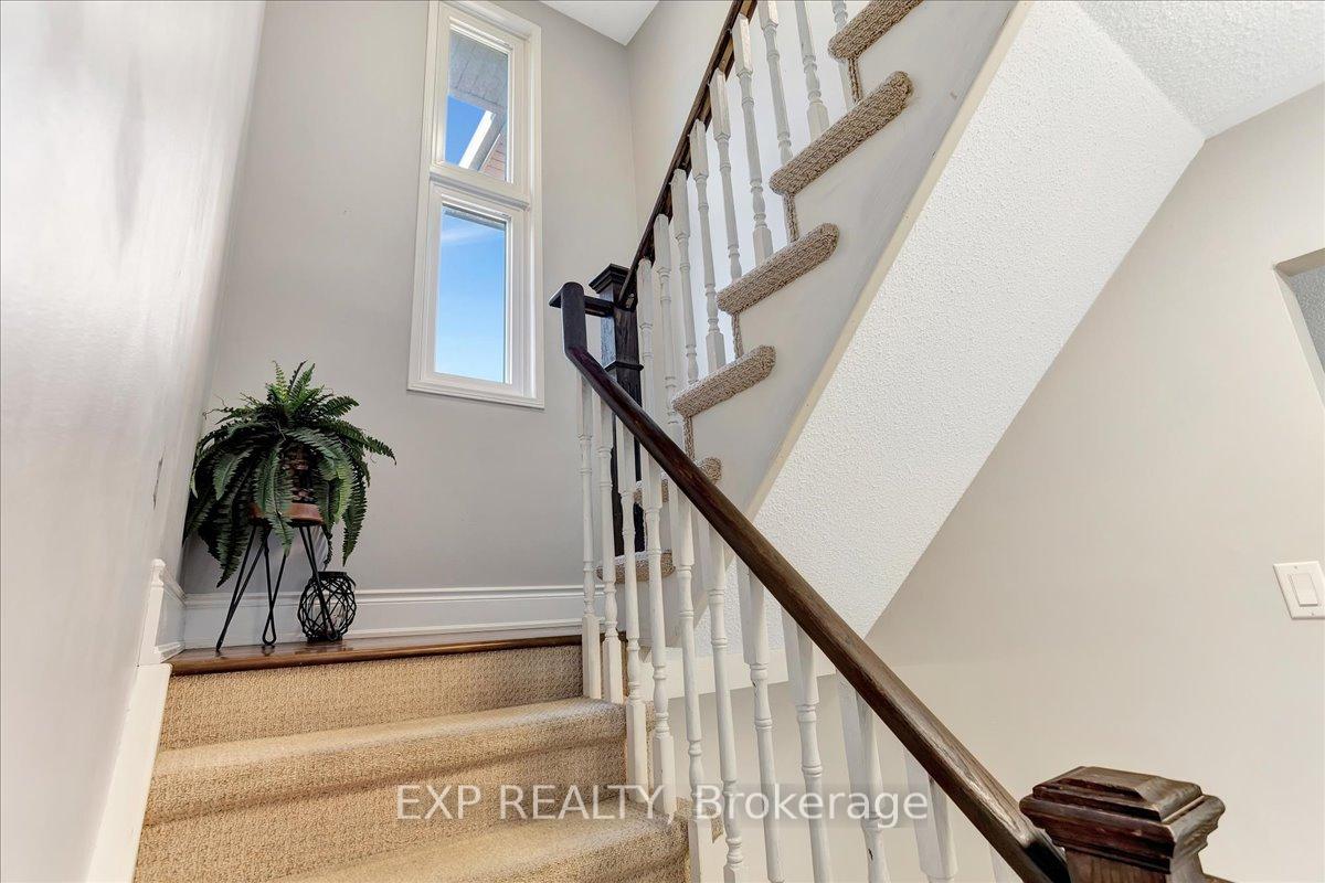 Photo 11 of 795 Rose Lane, Innisfil, Alcona — HOMEH