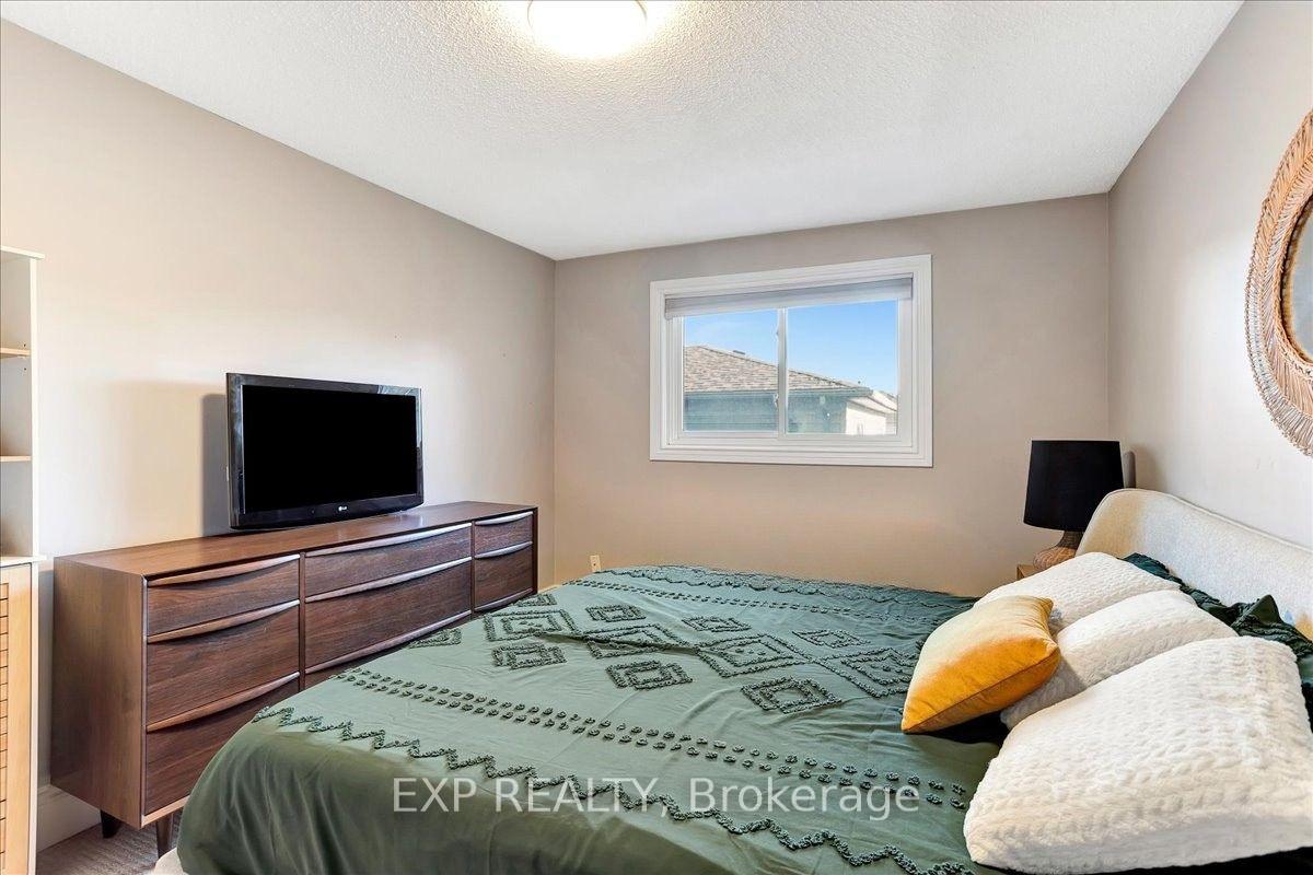 Photo 13 of 795 Rose Lane, Innisfil, Alcona — HOMEH