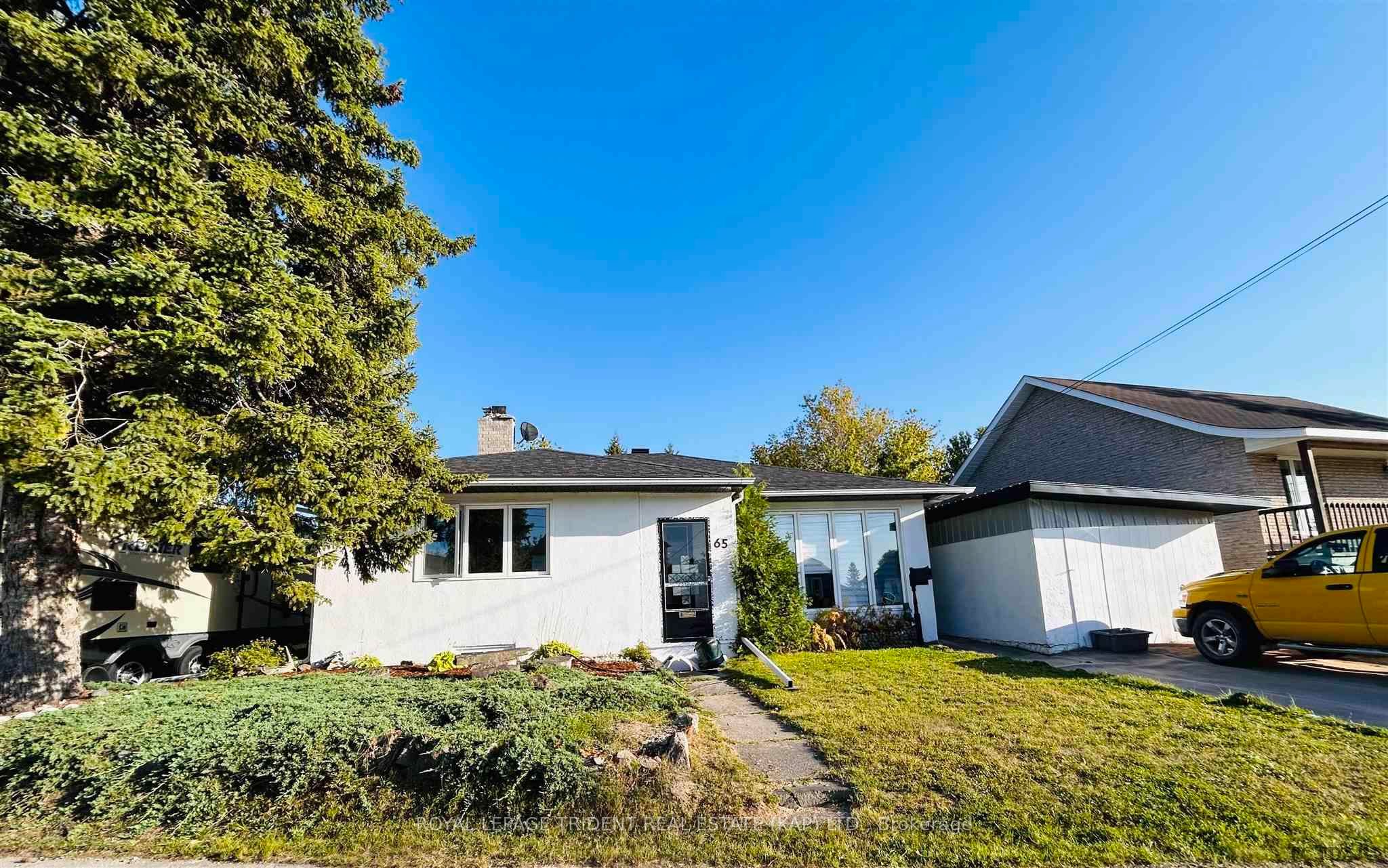 Photo 2 of 65 Byng Avenue, Kapuskasing — HOMEH