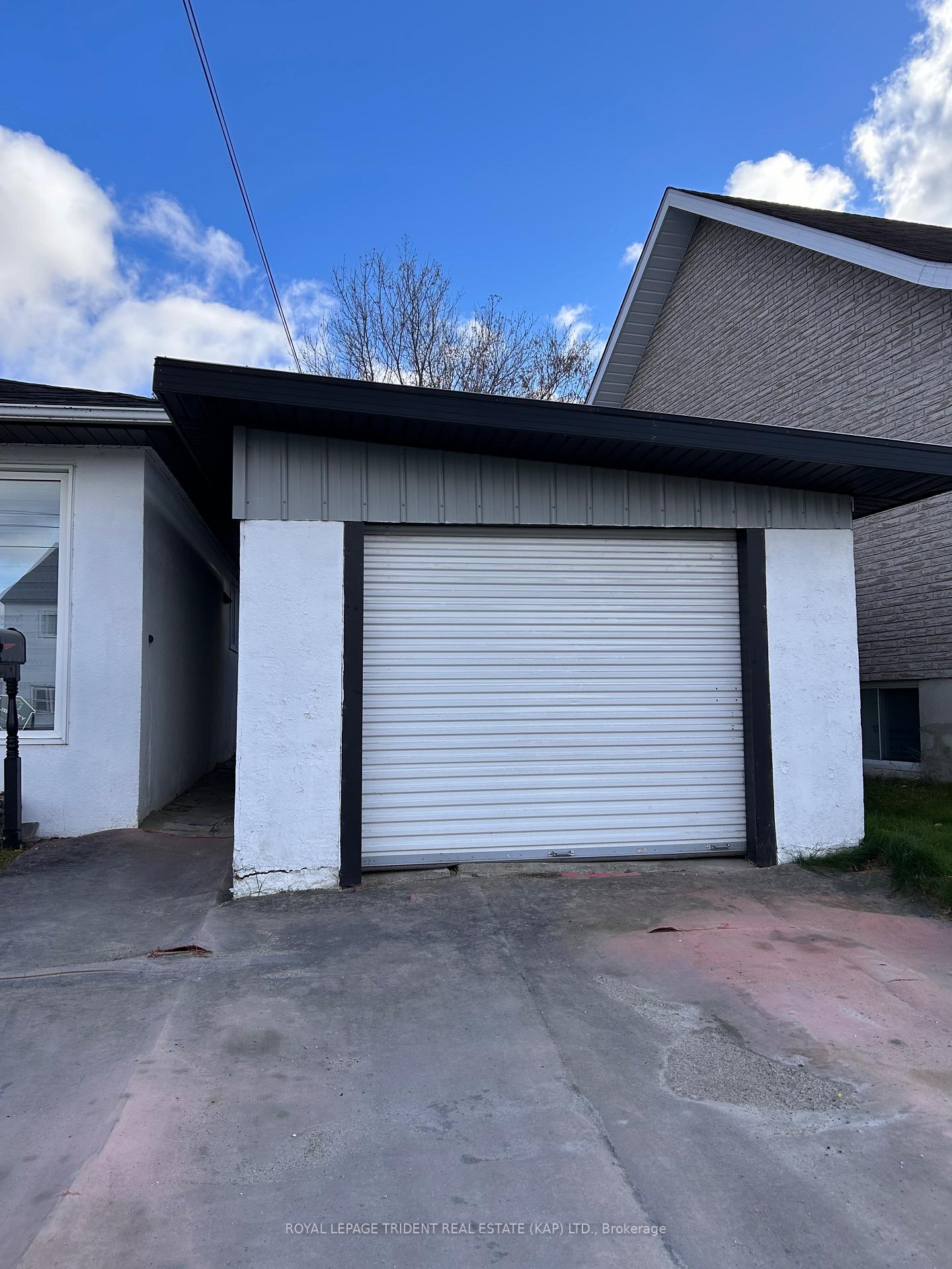 Photo 15 of 65 Byng Avenue, Kapuskasing — HOMEH
