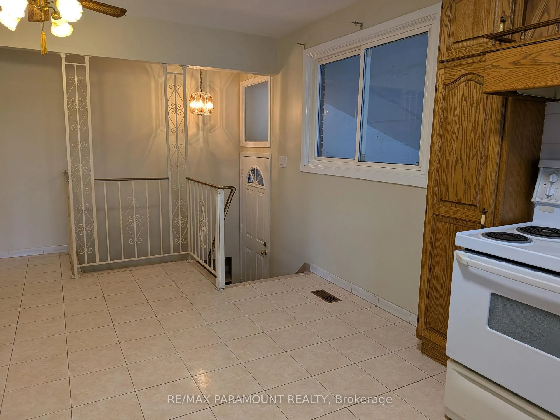 Photo 10 of 242 Millen Road, Hamilton, Stoney Creek — HOMEH