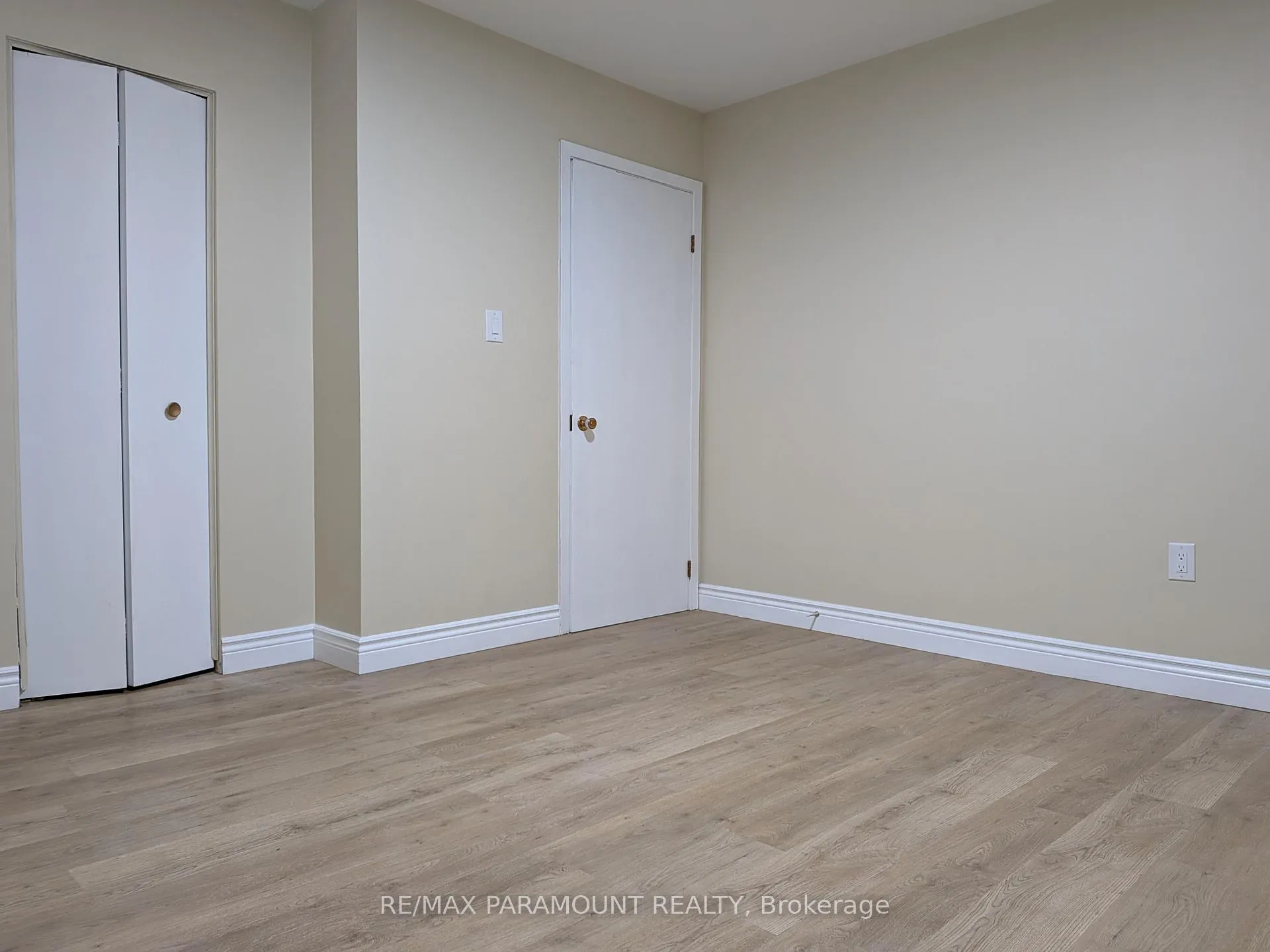 Photo 12 of 242 Millen Road, Hamilton, Stoney Creek — HOMEH