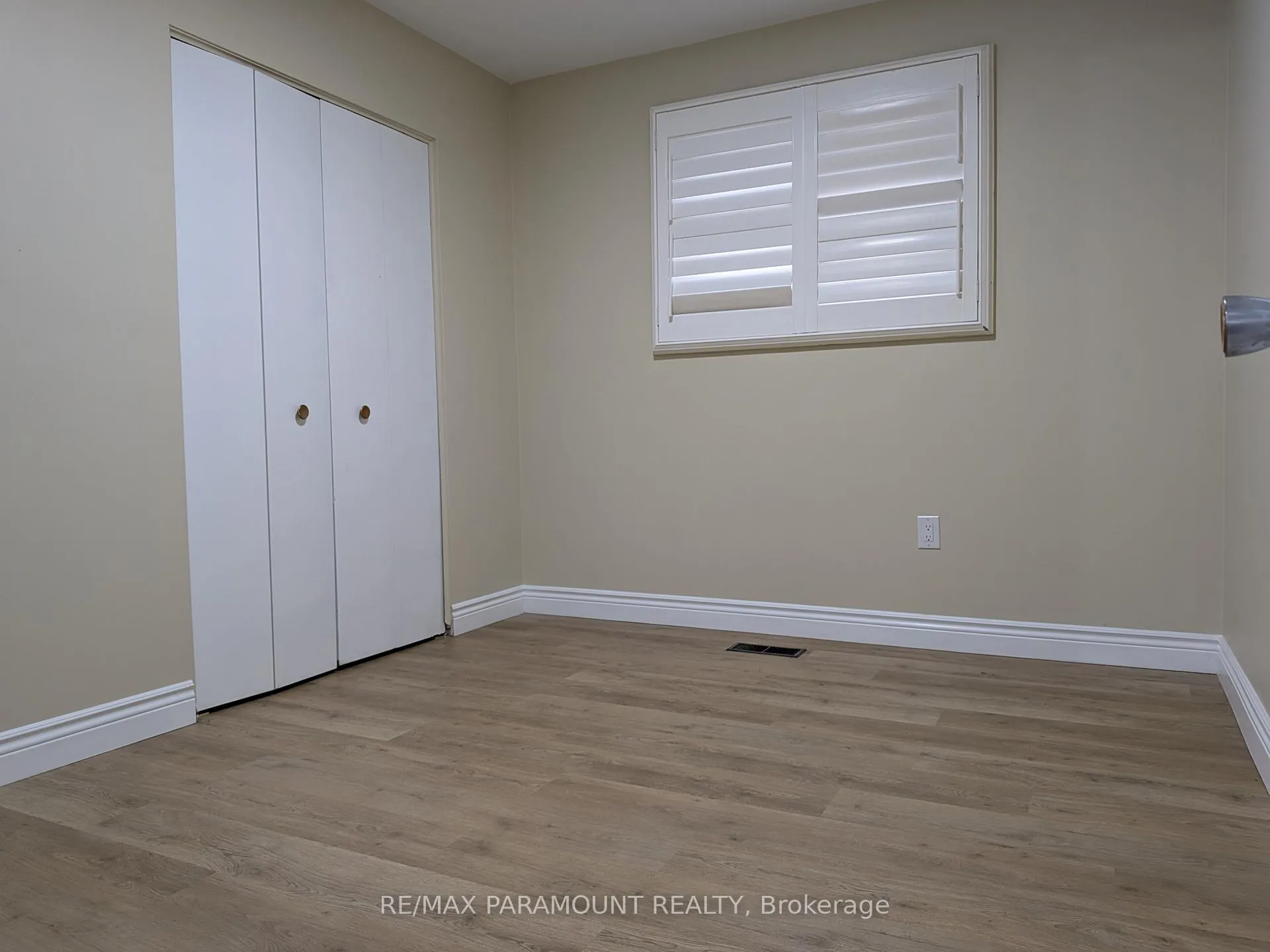 Photo 16 of 242 Millen Road, Hamilton, Stoney Creek — HOMEH