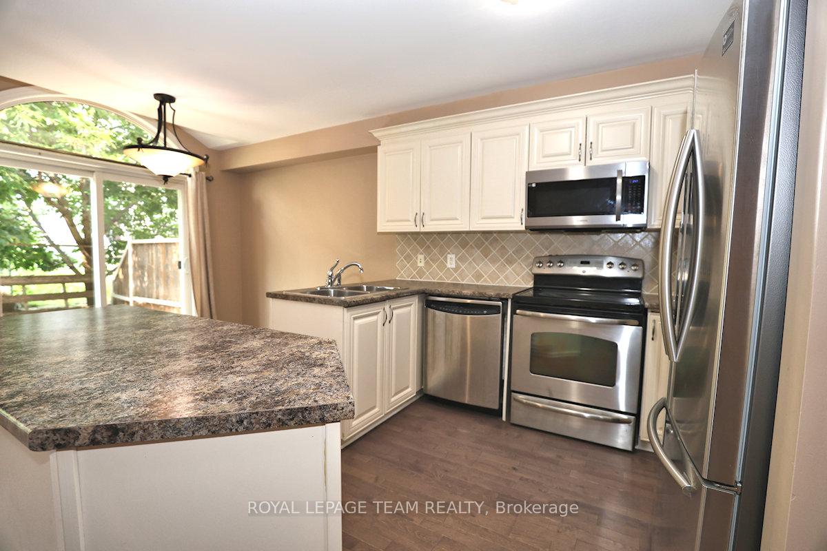 Photo 3 of 418 Beam Street, Ottawa, Kanata - Morgan's Grant/South March — HOMEH