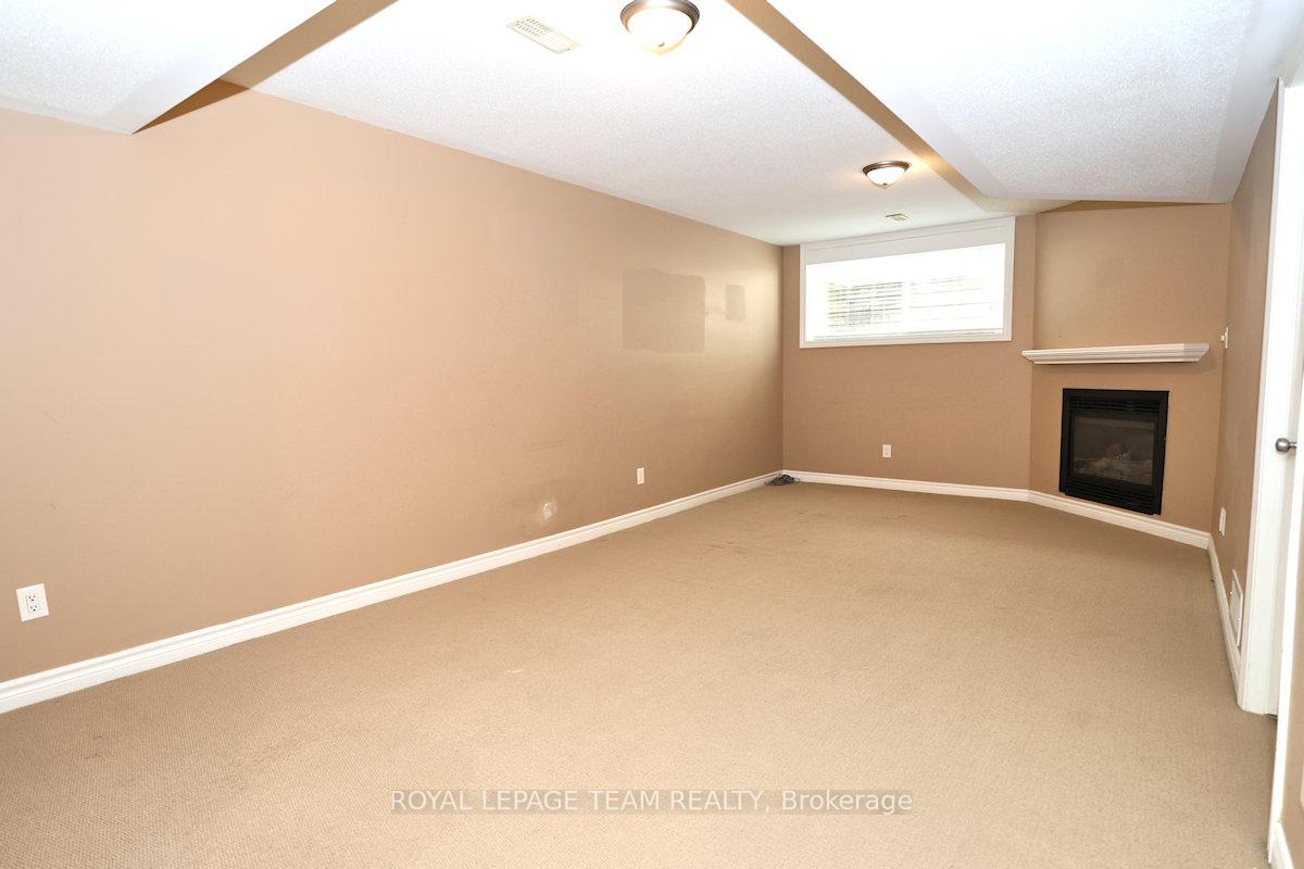 Photo 5 of 418 Beam Street, Ottawa, Kanata - Morgan's Grant/South March — HOMEH