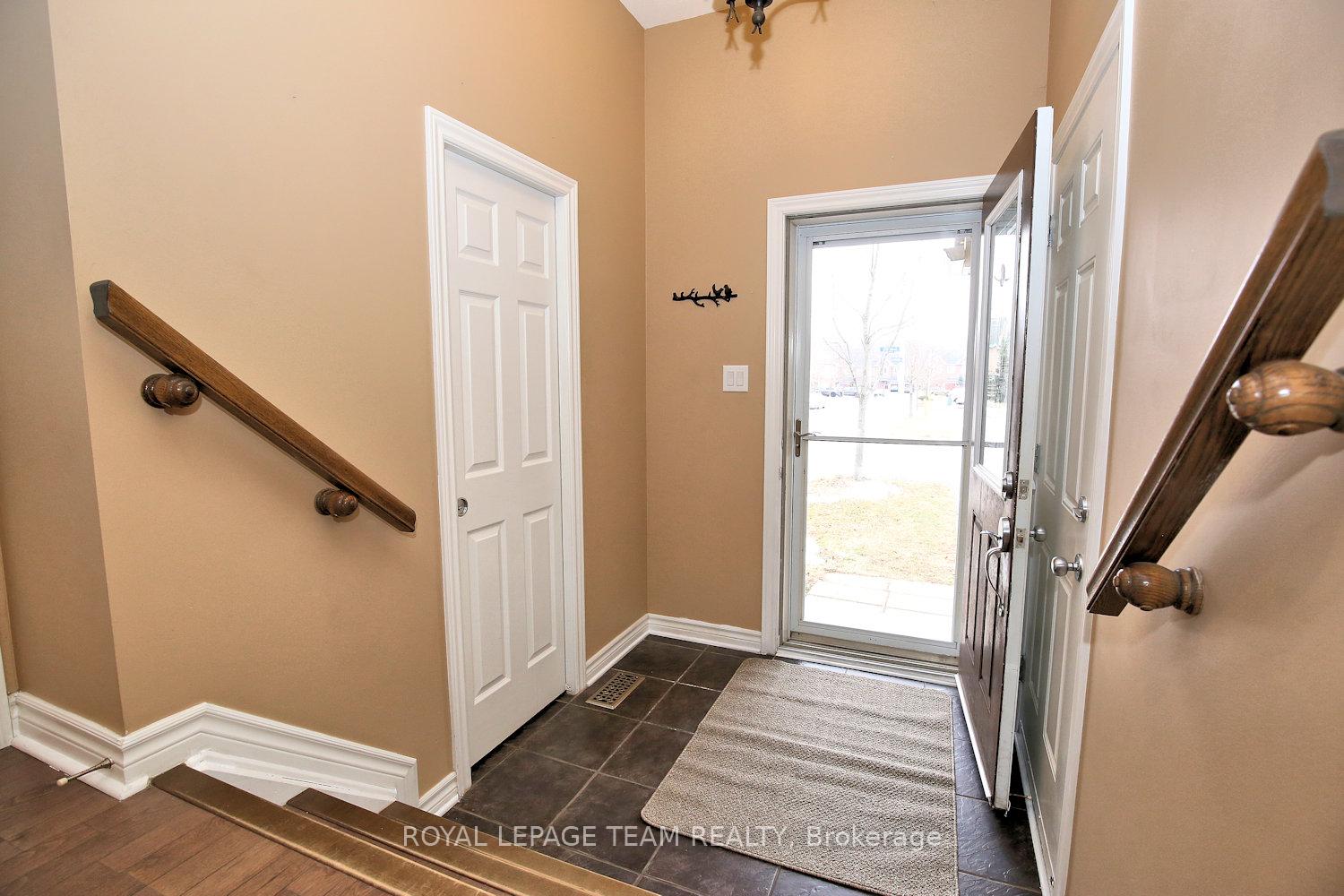 Photo 7 of 418 Beam Street, Ottawa, Kanata - Morgan's Grant/South March — HOMEH