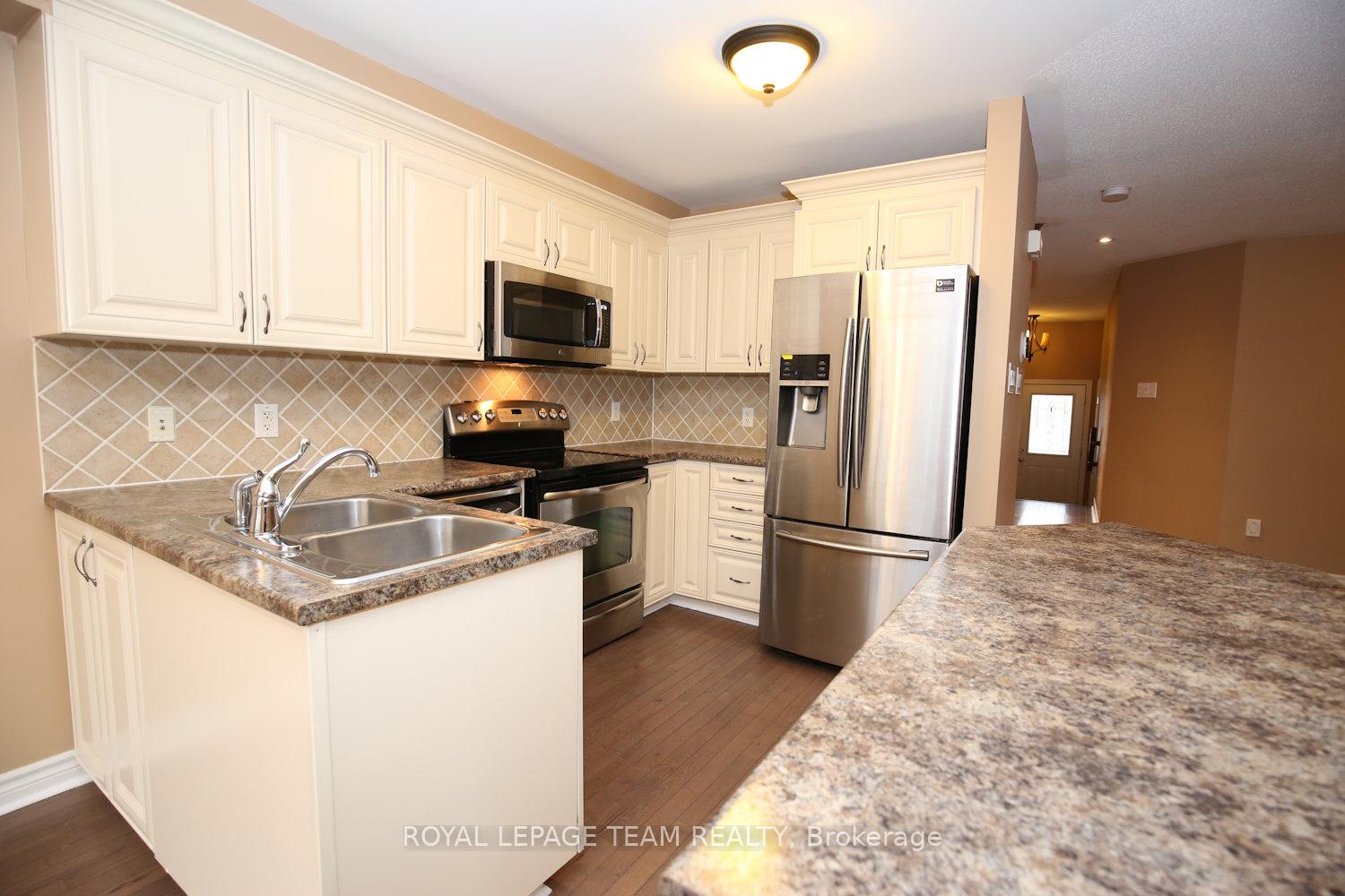 Photo 14 of 418 Beam Street, Ottawa, Kanata - Morgan's Grant/South March — HOMEH