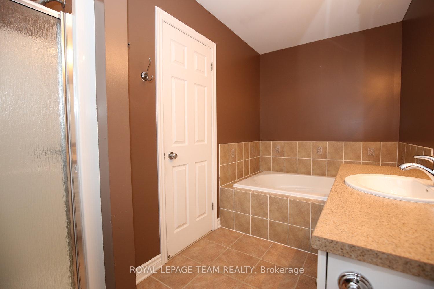 Photo 24 of 418 Beam Street, Ottawa, Kanata - Morgan's Grant/South March — HOMEH