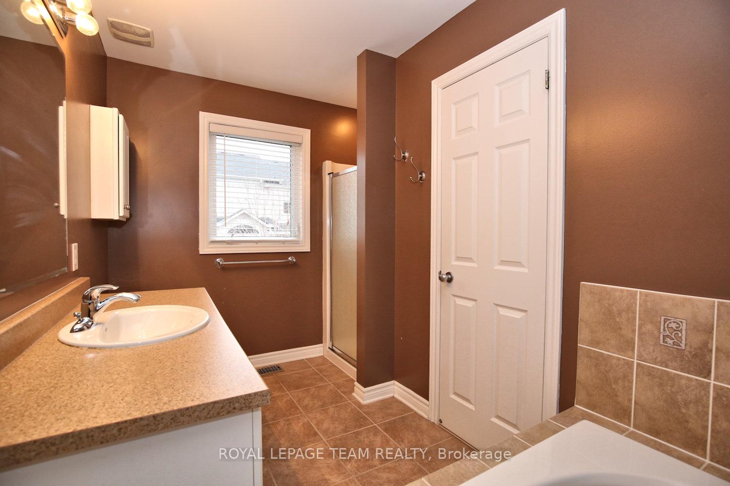 Photo 25 of 418 Beam Street, Ottawa, Kanata - Morgan's Grant/South March — HOMEH