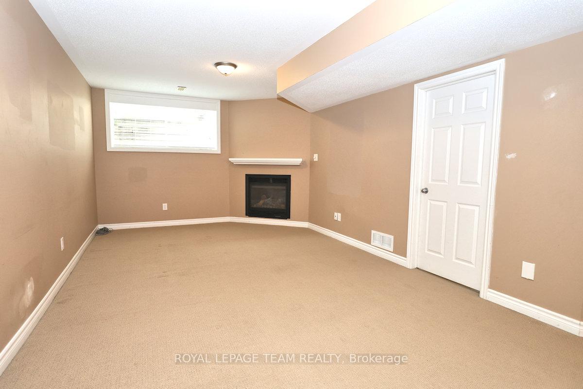 Photo 33 of 418 Beam Street, Ottawa, Kanata - Morgan's Grant/South March — HOMEH