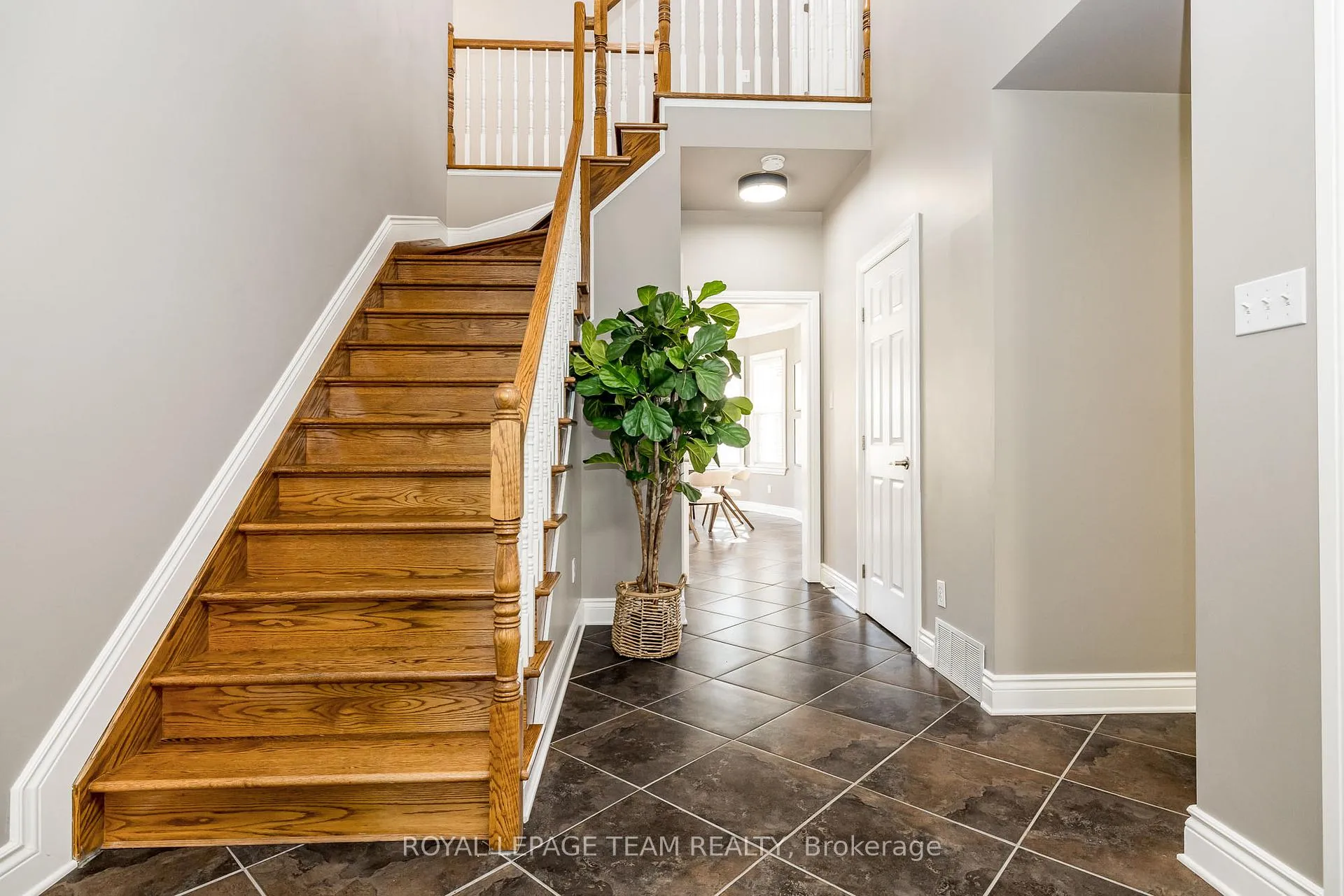 Photo 5 of 38 Marchvale Drive, Ottawa, Kanata - Rural Kanata (Central) — HOMEH